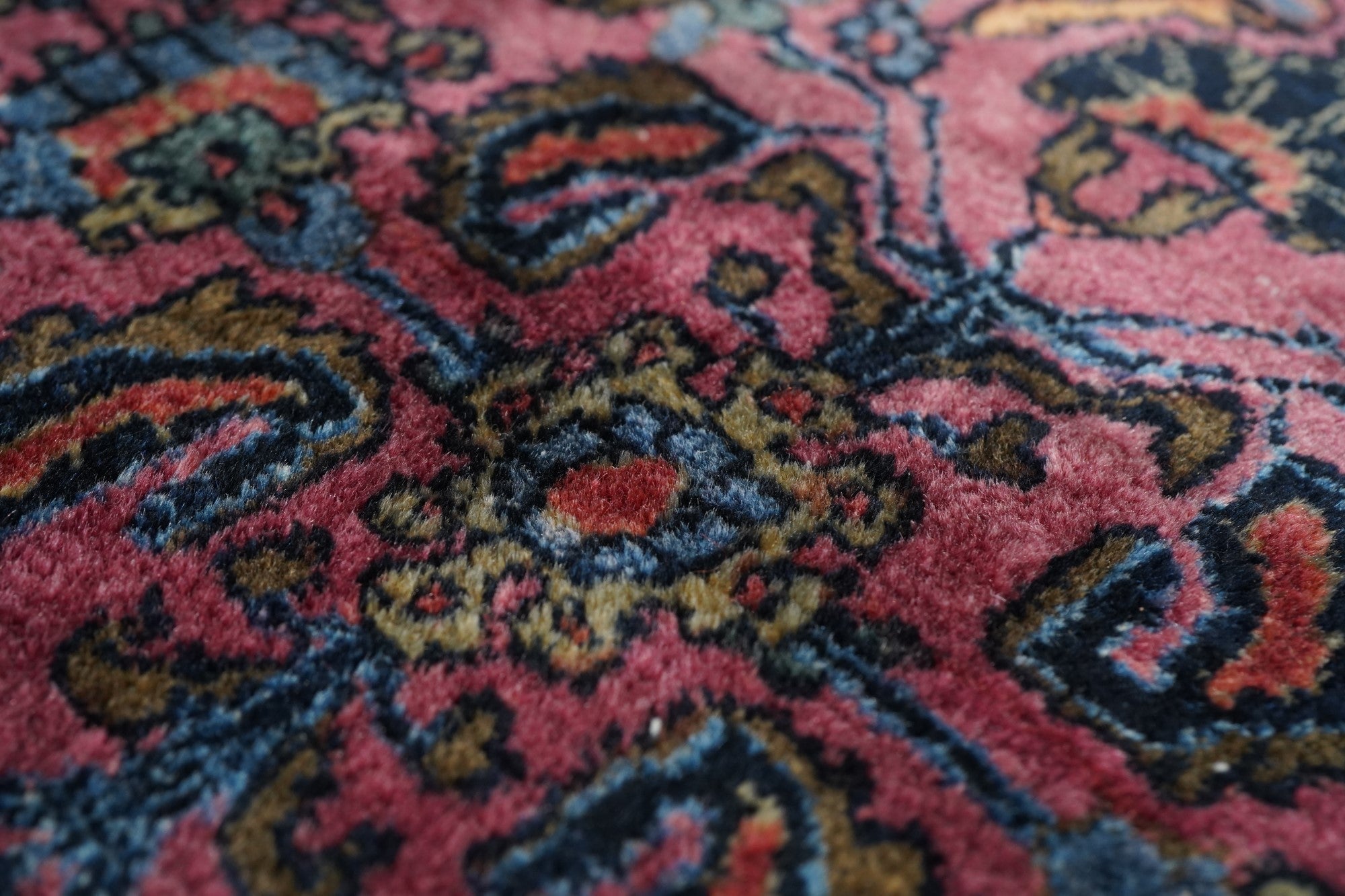 Antique Sarouk Rug 2'0" x 2'5''