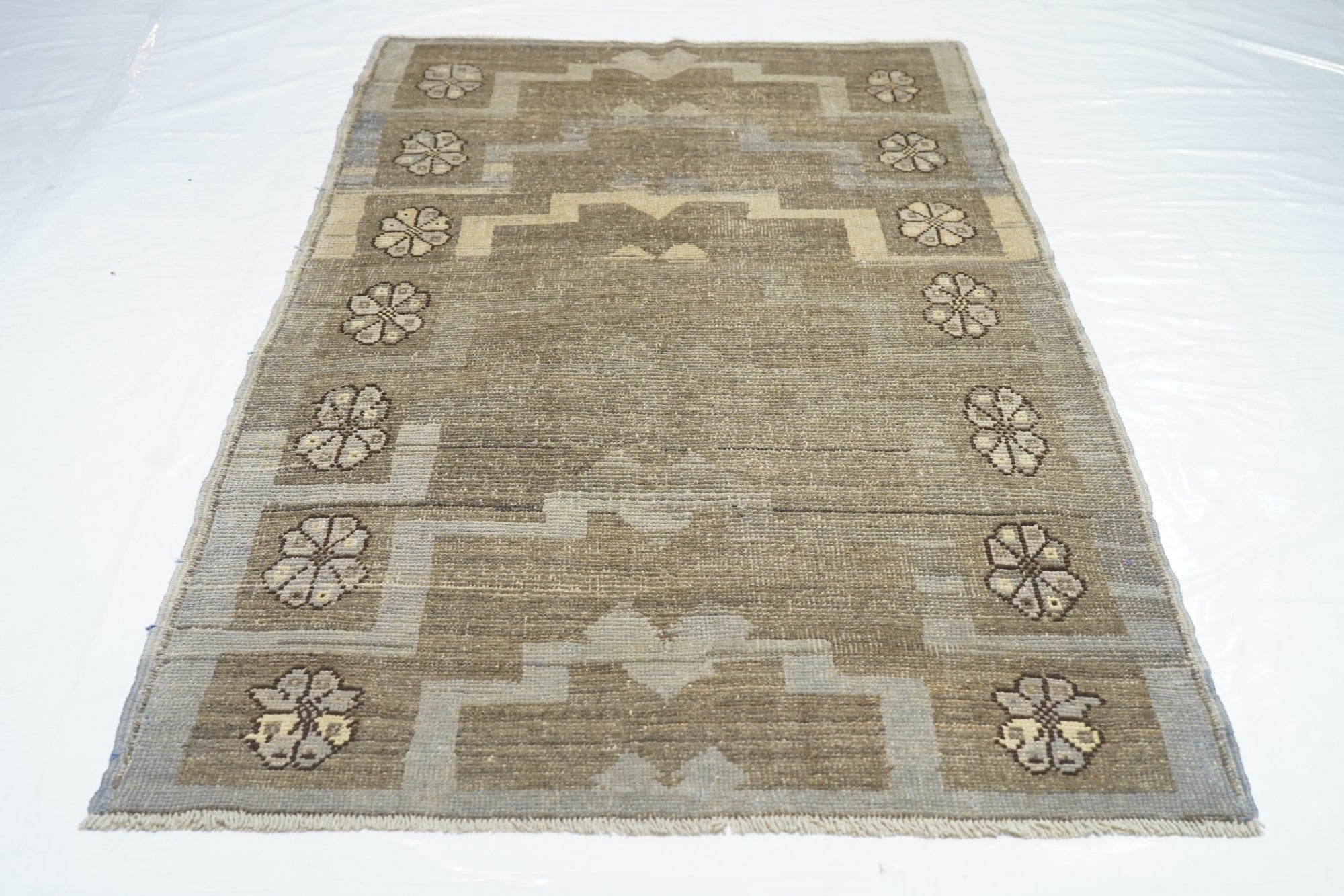 Turkish Rug 3'8'' x 7'0"