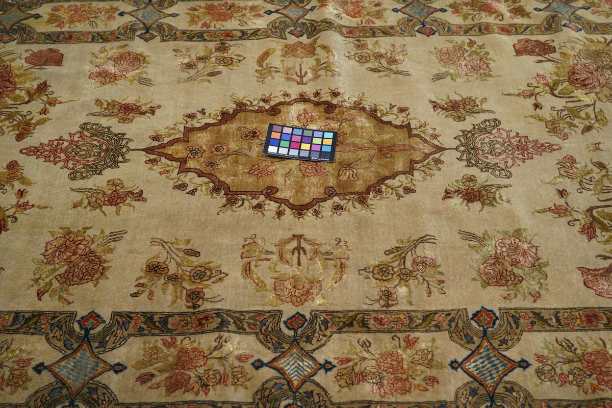 Extremely Fine Tehran Wool & silk Rug 4'4'' x 7'4''