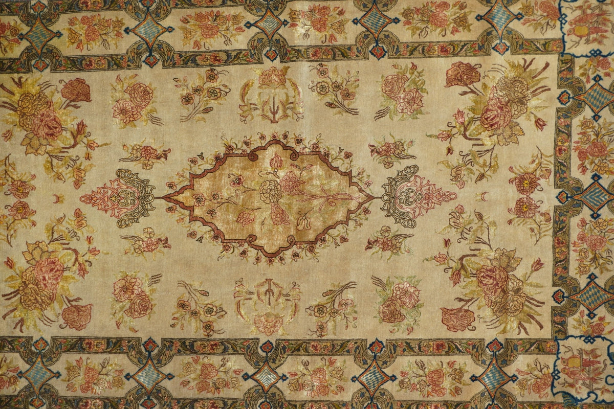 Extremely Fine Tehran Wool & silk Rug 4'4'' x 7'4''