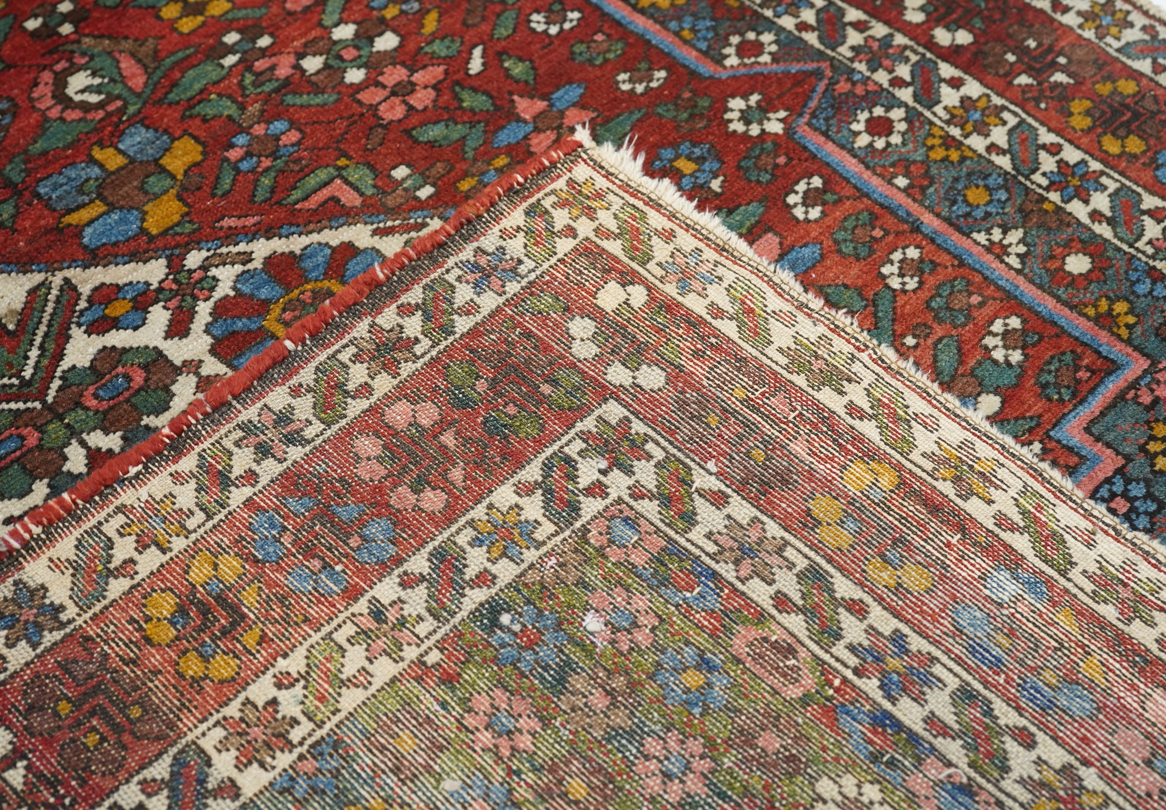 Fine Antique Bakhtiari Rug 4'4'' x 6'8''