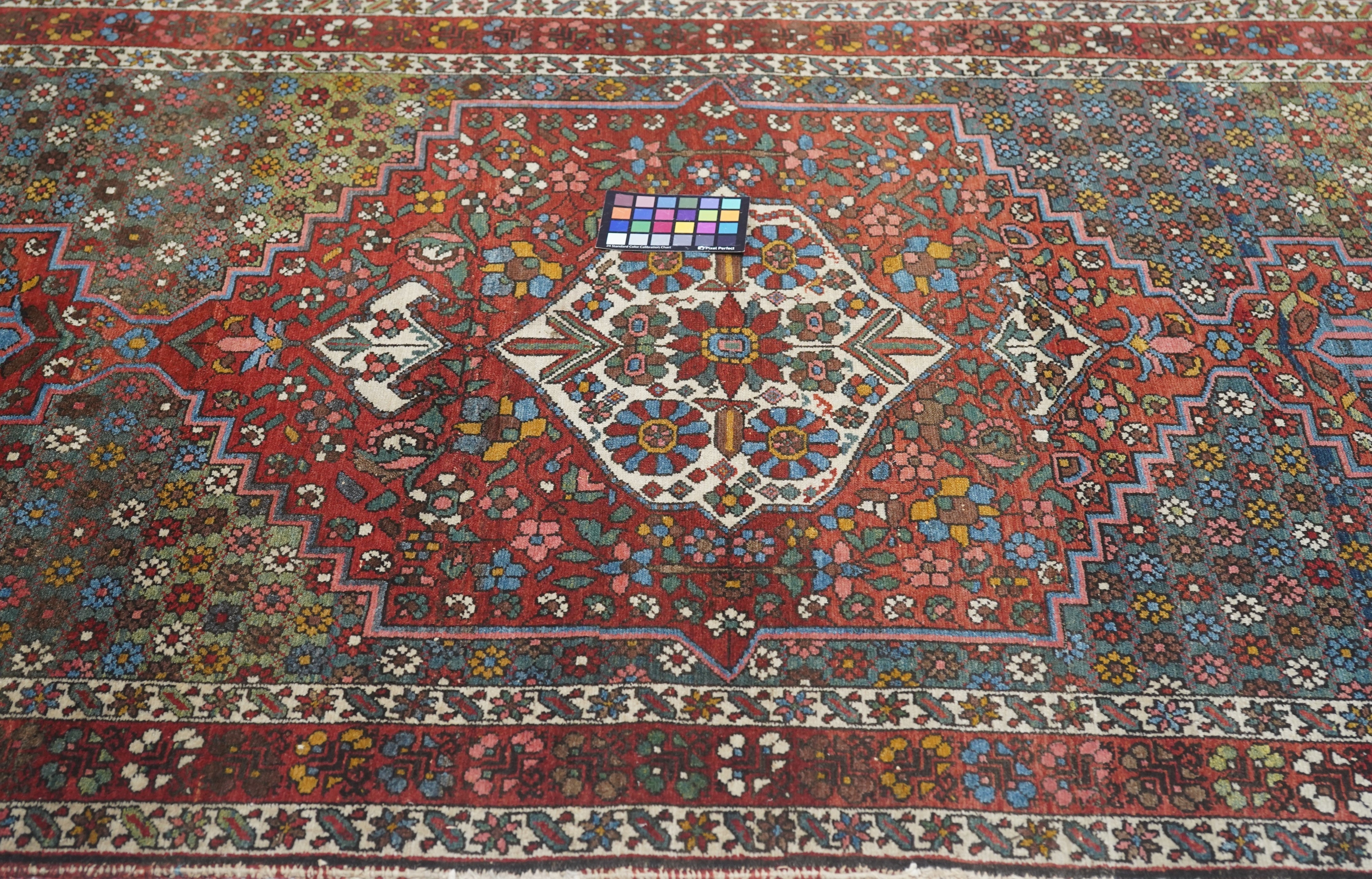 Fine Antique Bakhtiari Rug 4'4'' x 6'8''