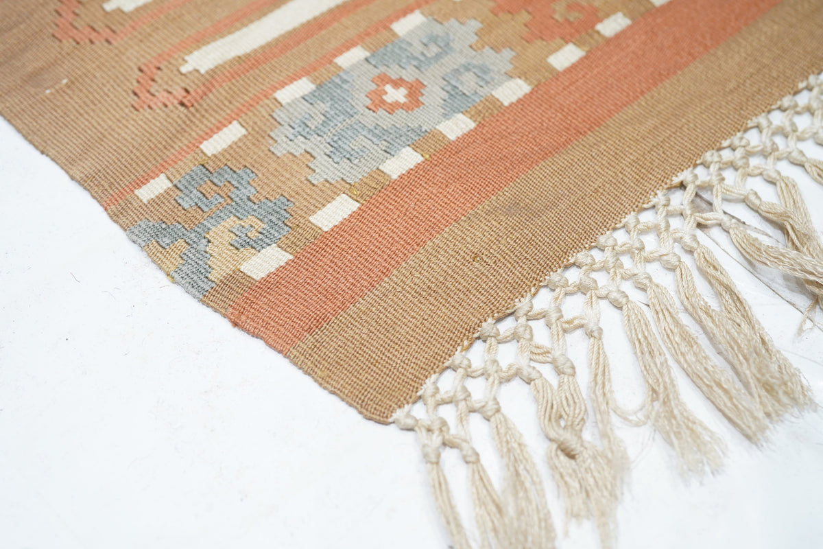 Vintage Kilim Rug 3'0'' x 4'7''