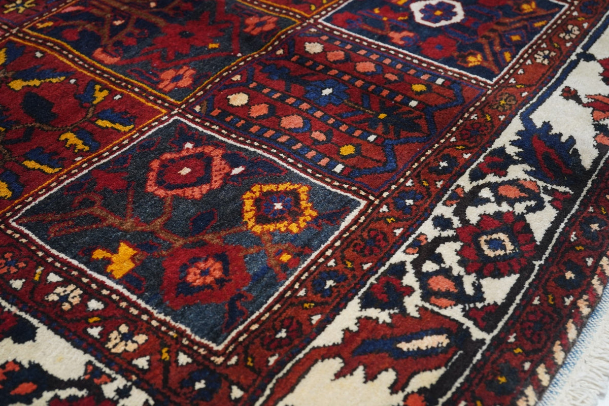Vintage Bakhtiari Rug 6'7'' x 10'11''