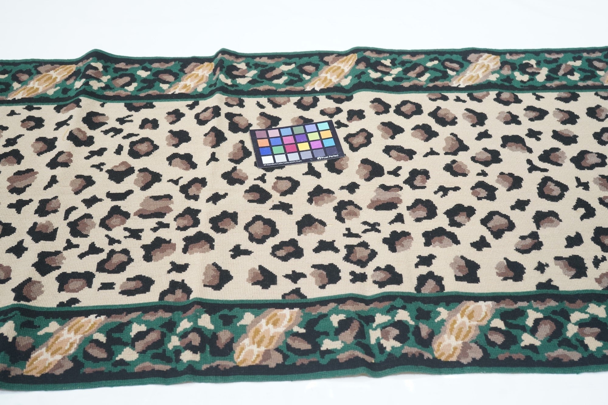 Hand Knotted Needle Point Wool Rug 2'6'' x 9'11''