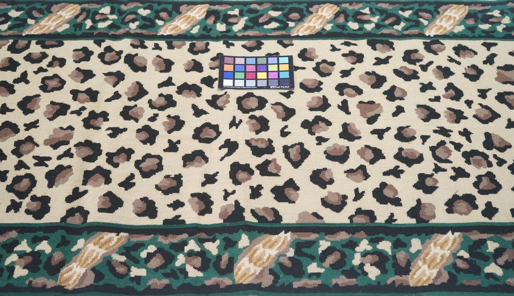 Hand Knotted Needle Point Wool Rug 2'6'' x 5'11''