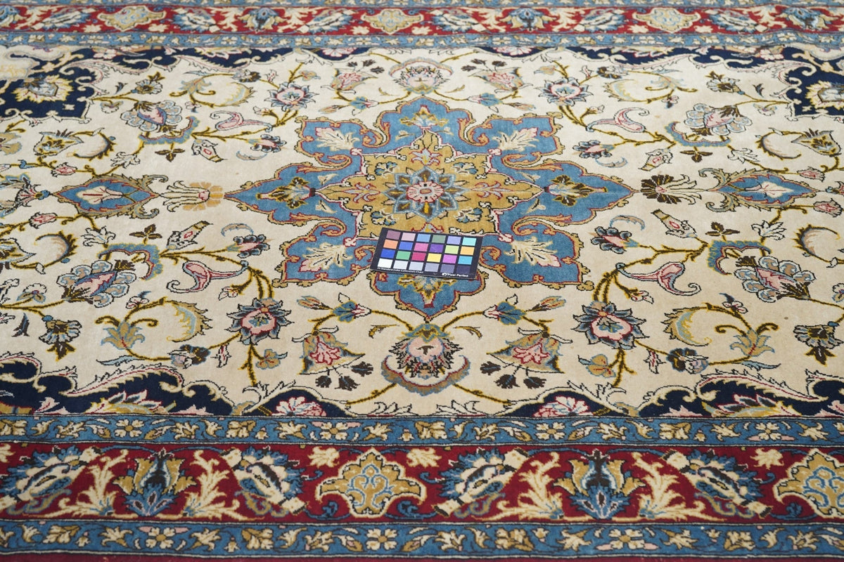 Fine Vintage Isfahan Rug 4'8'' x 7'4''