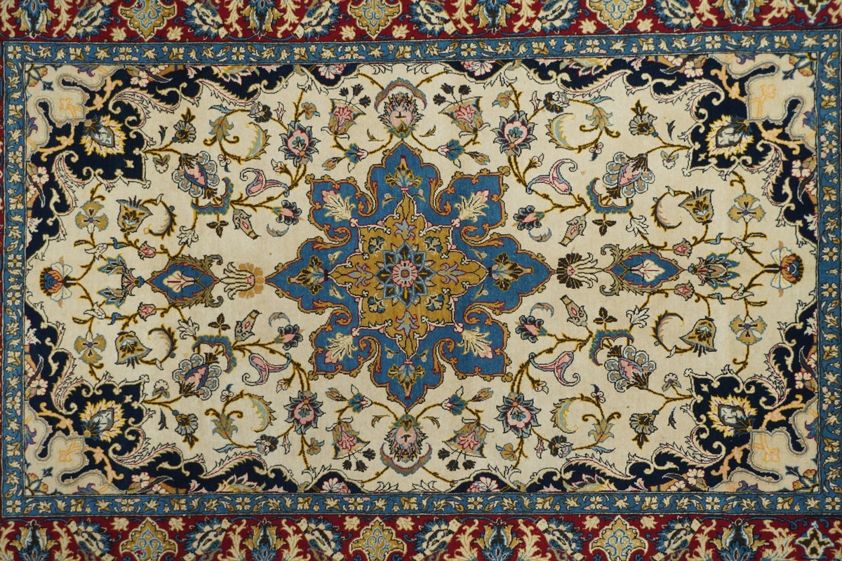 Fine Vintage Isfahan Rug 4'8'' x 7'4''