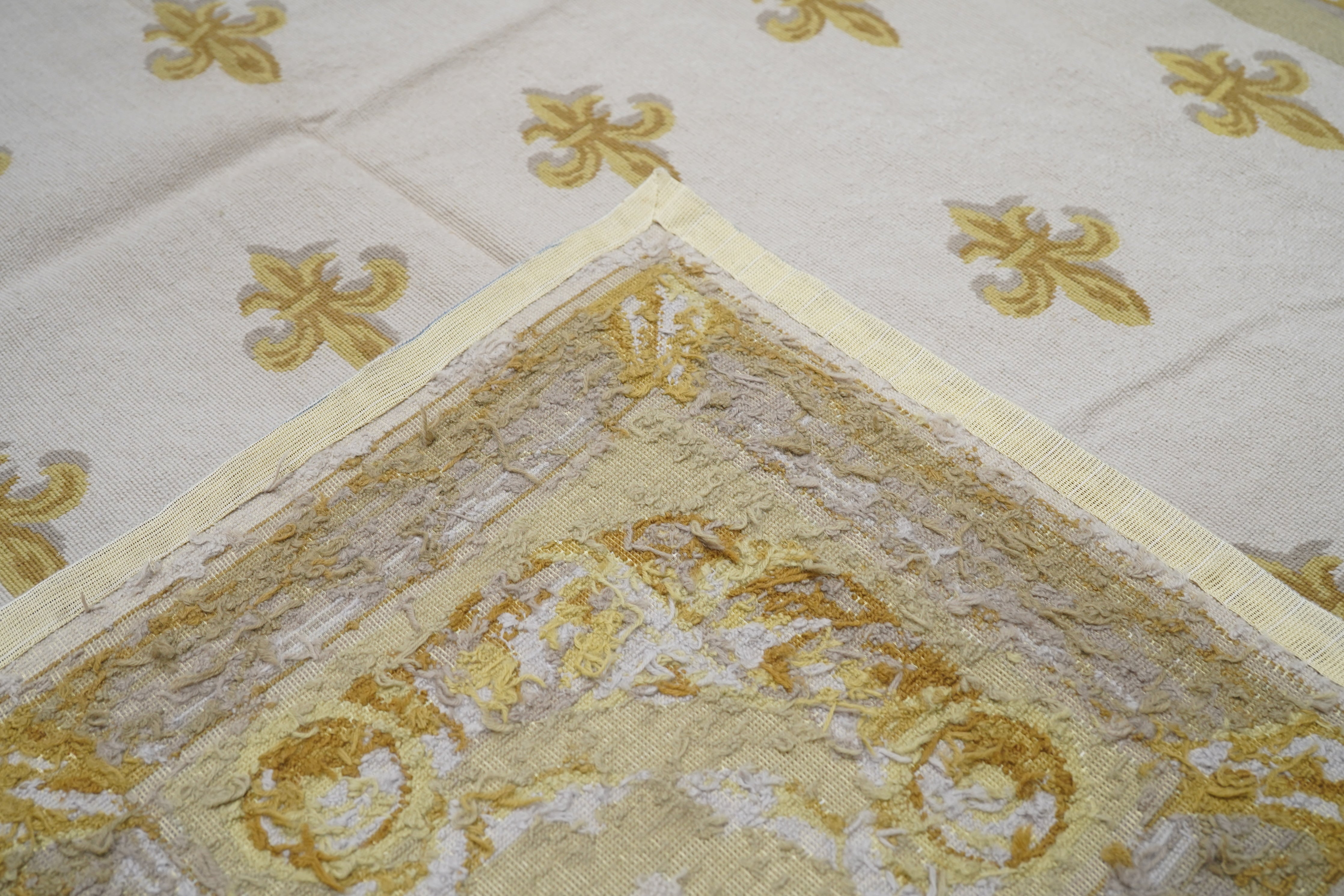 French Aubusson Design Rug 6'0" x 9'0"