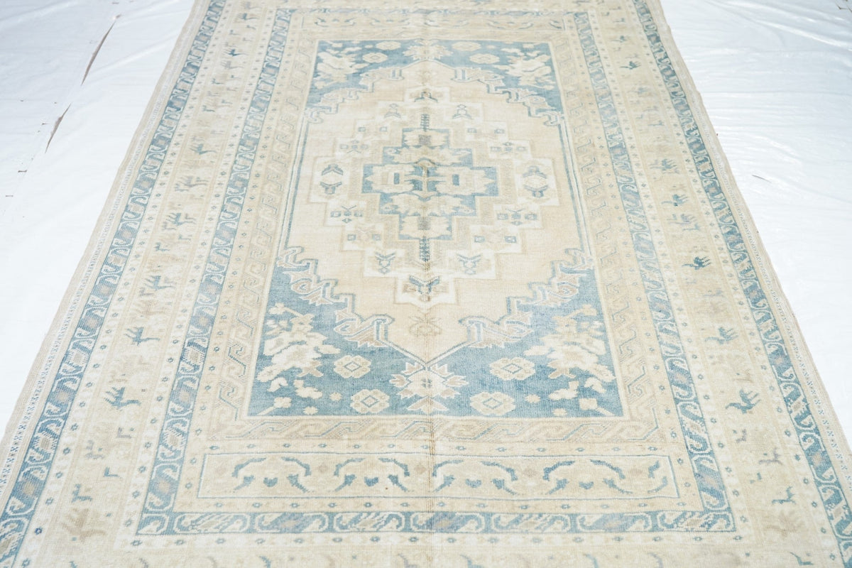 Vintage Turkish Rug 5'0'' x 9'3''