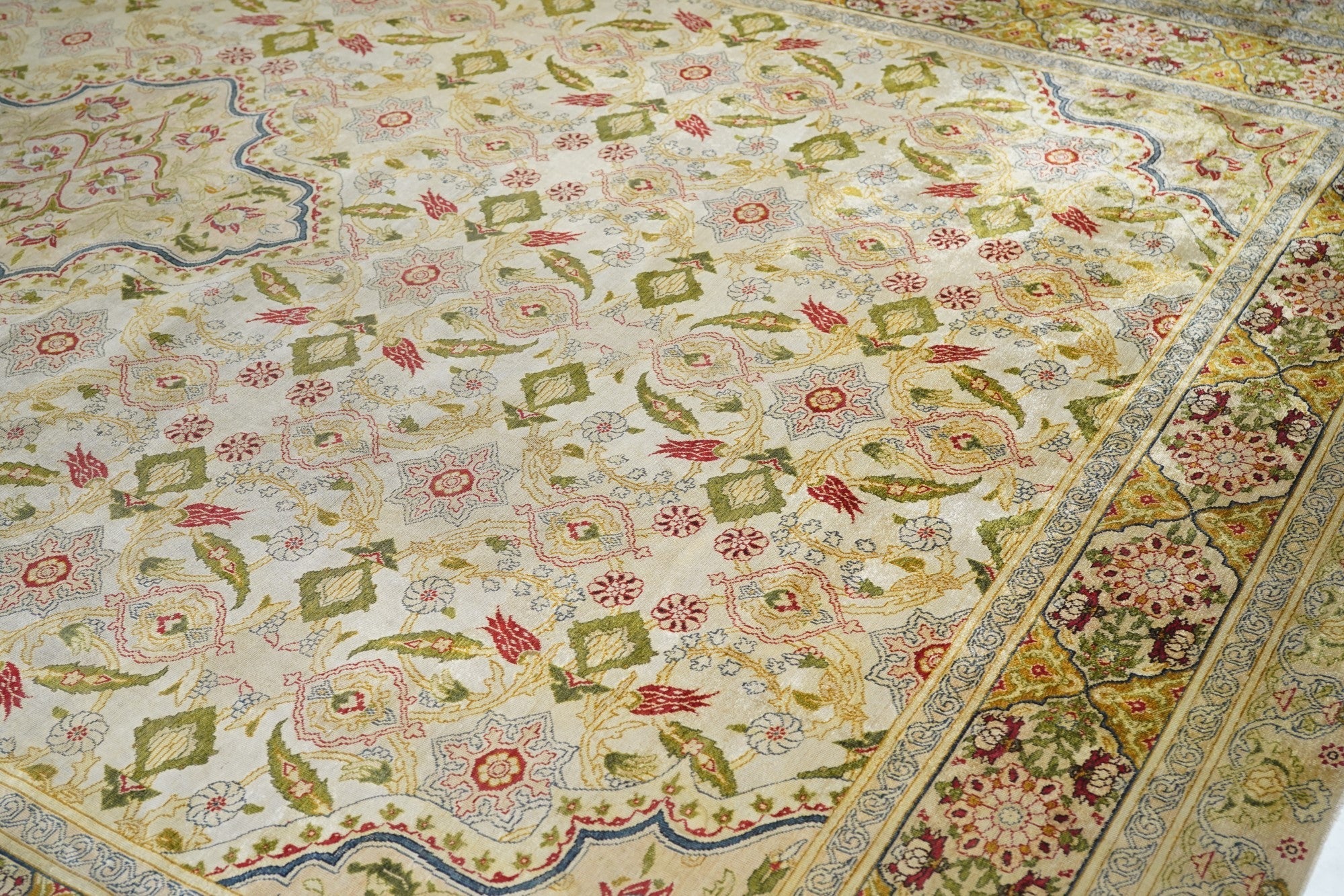 Antique Silk Sivas Rug 9'10'' x 14'0''