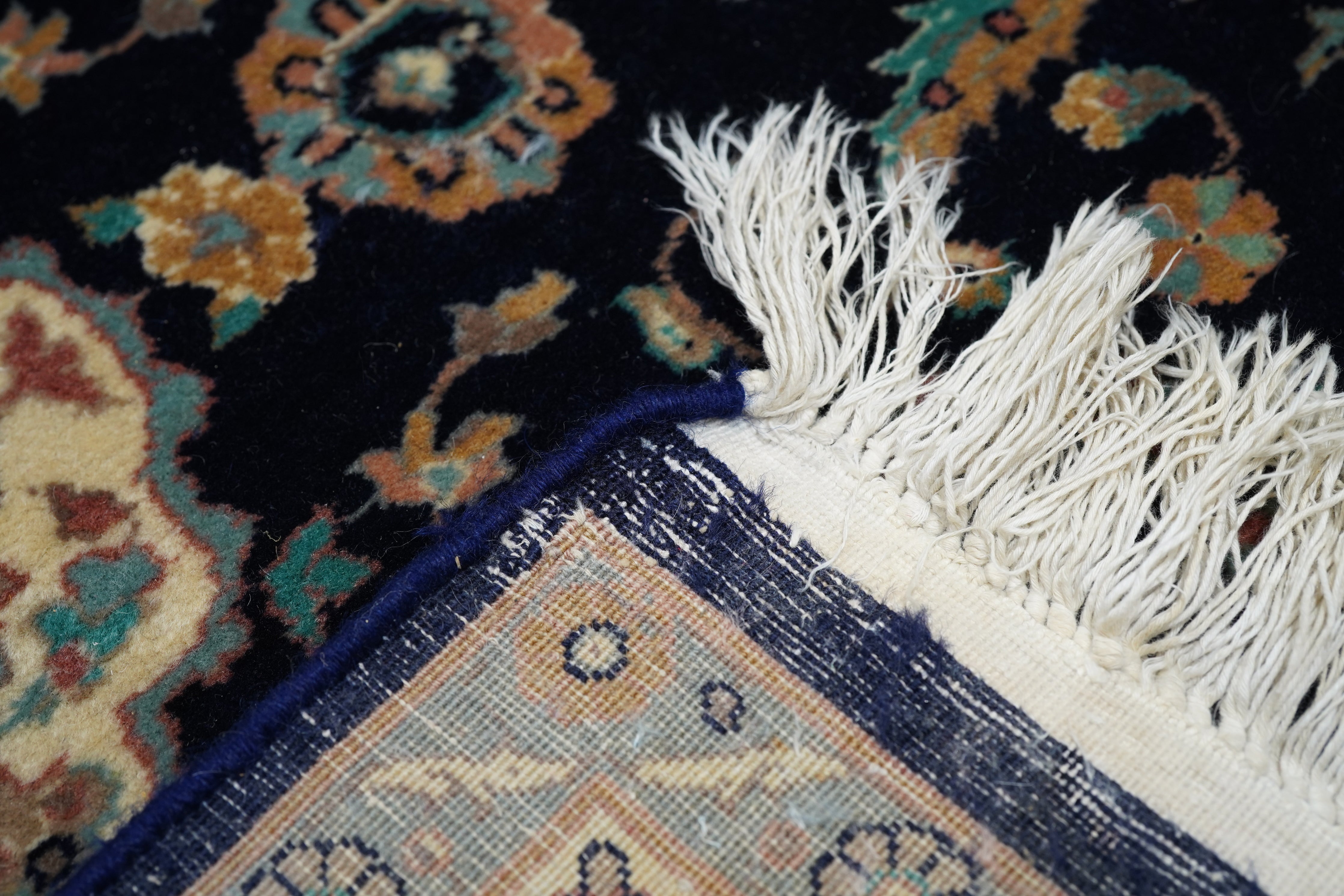 Indian Rug 4' x 5'9''