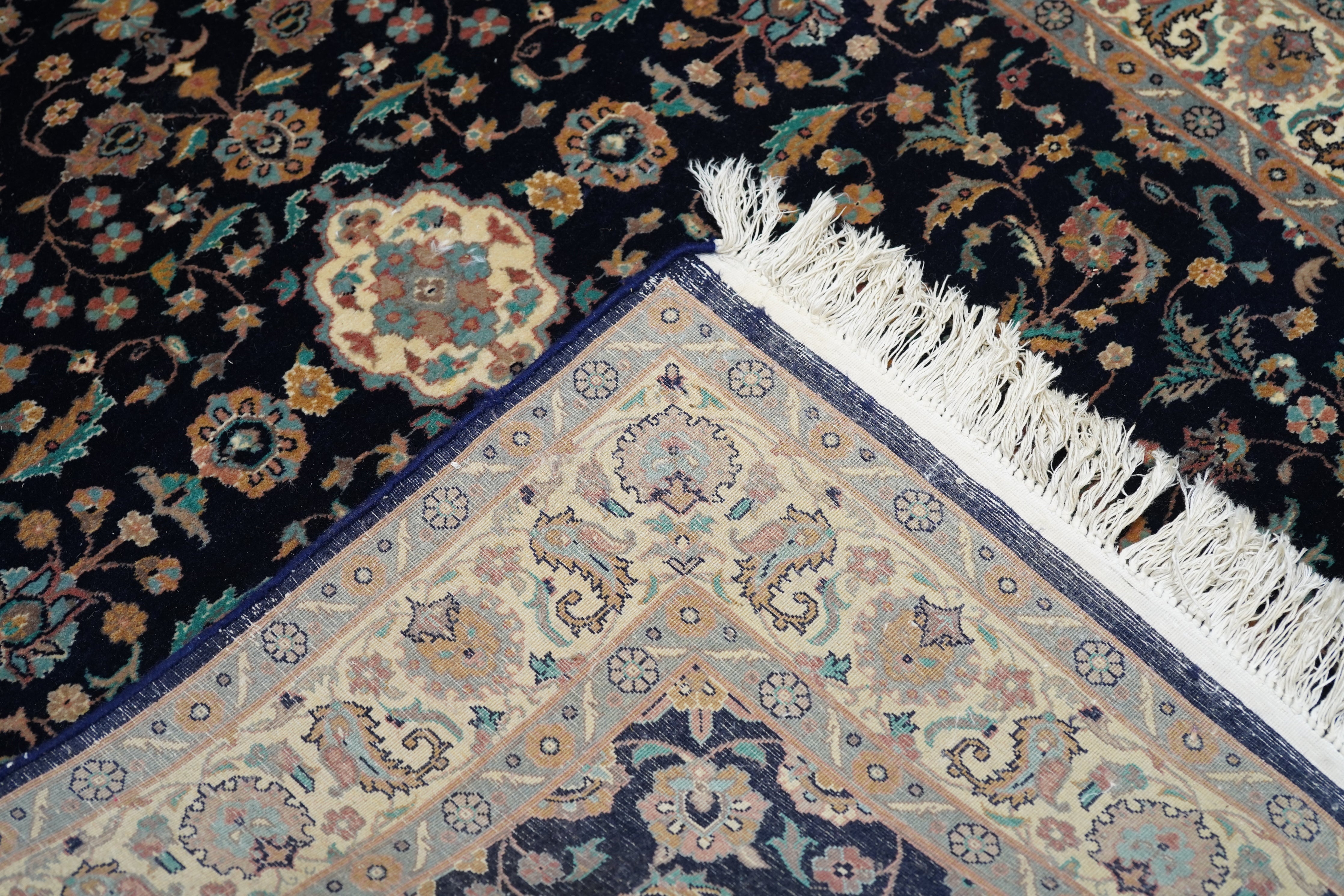 Indian Rug 4' x 5'9''