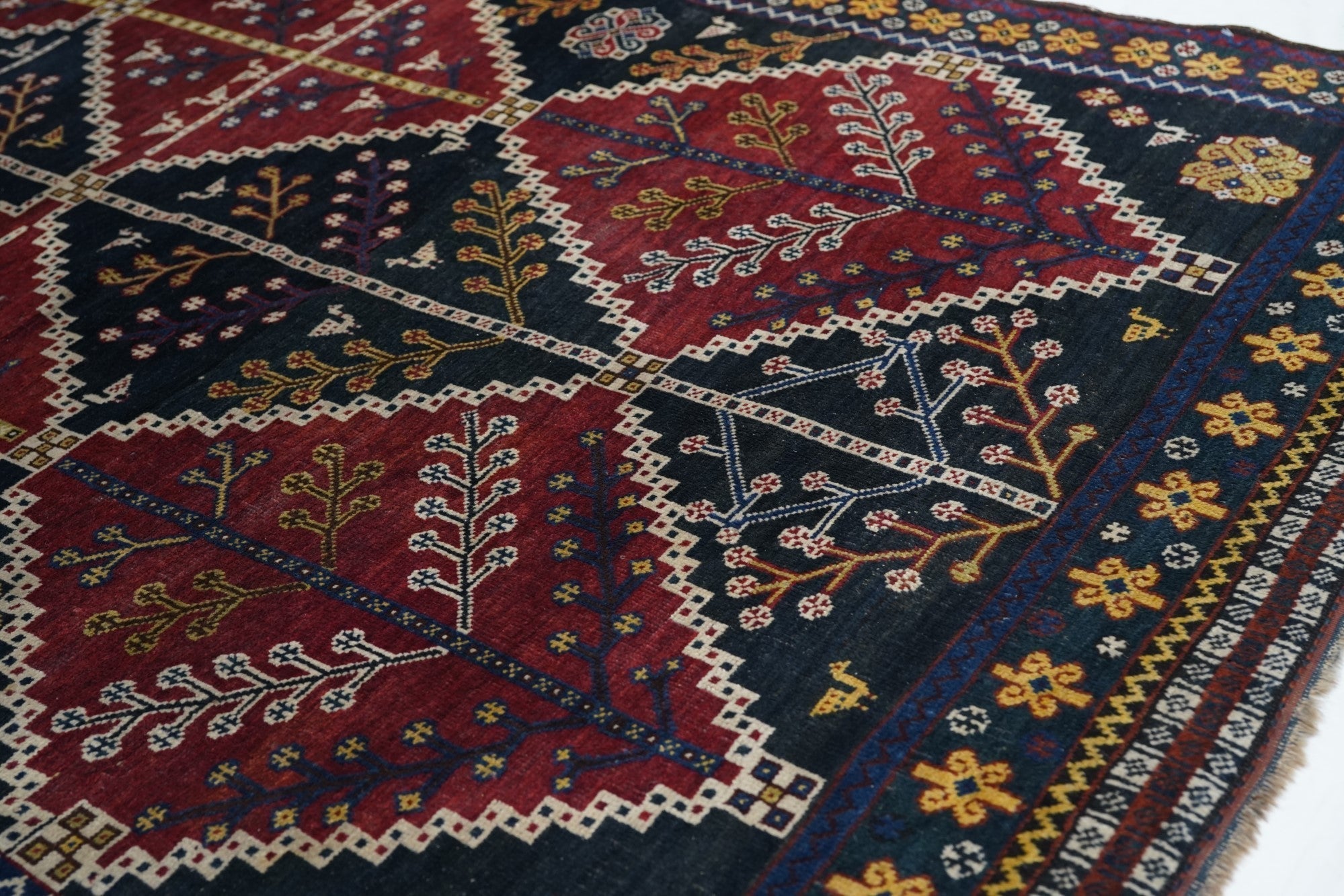 Antique Shiraz Rug 4'7'' x 8'5''