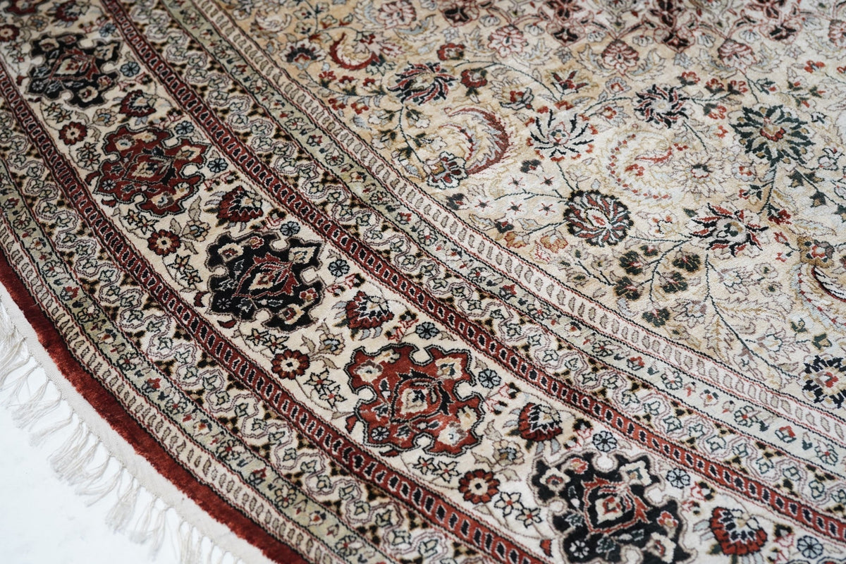 Extremely Fine Vintage Turkish Silk Hereke Oval Rug 4'10'' x 7'11''