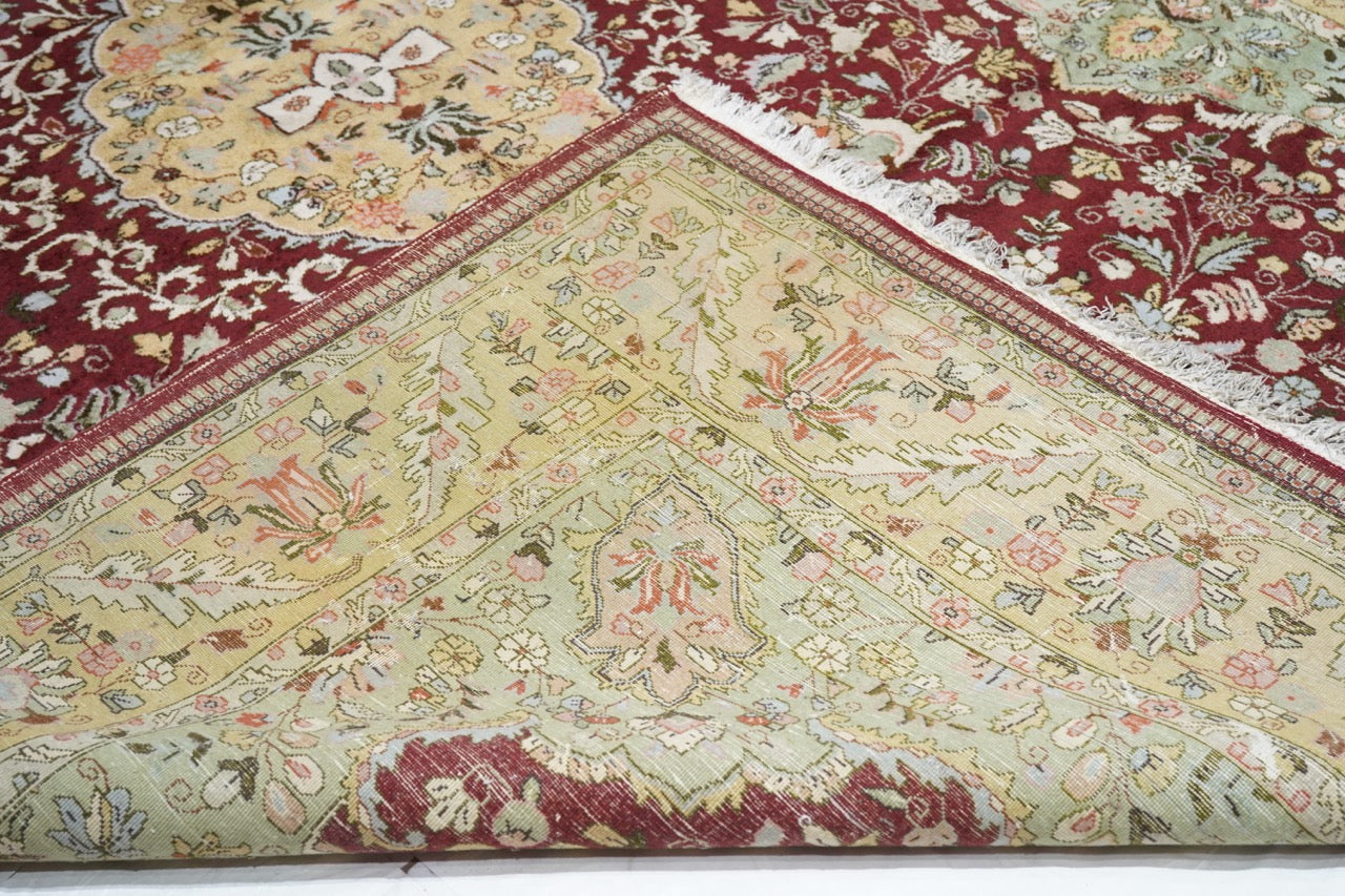 Fine Vintage Tabriz Rug 9'9" x 13' 10''