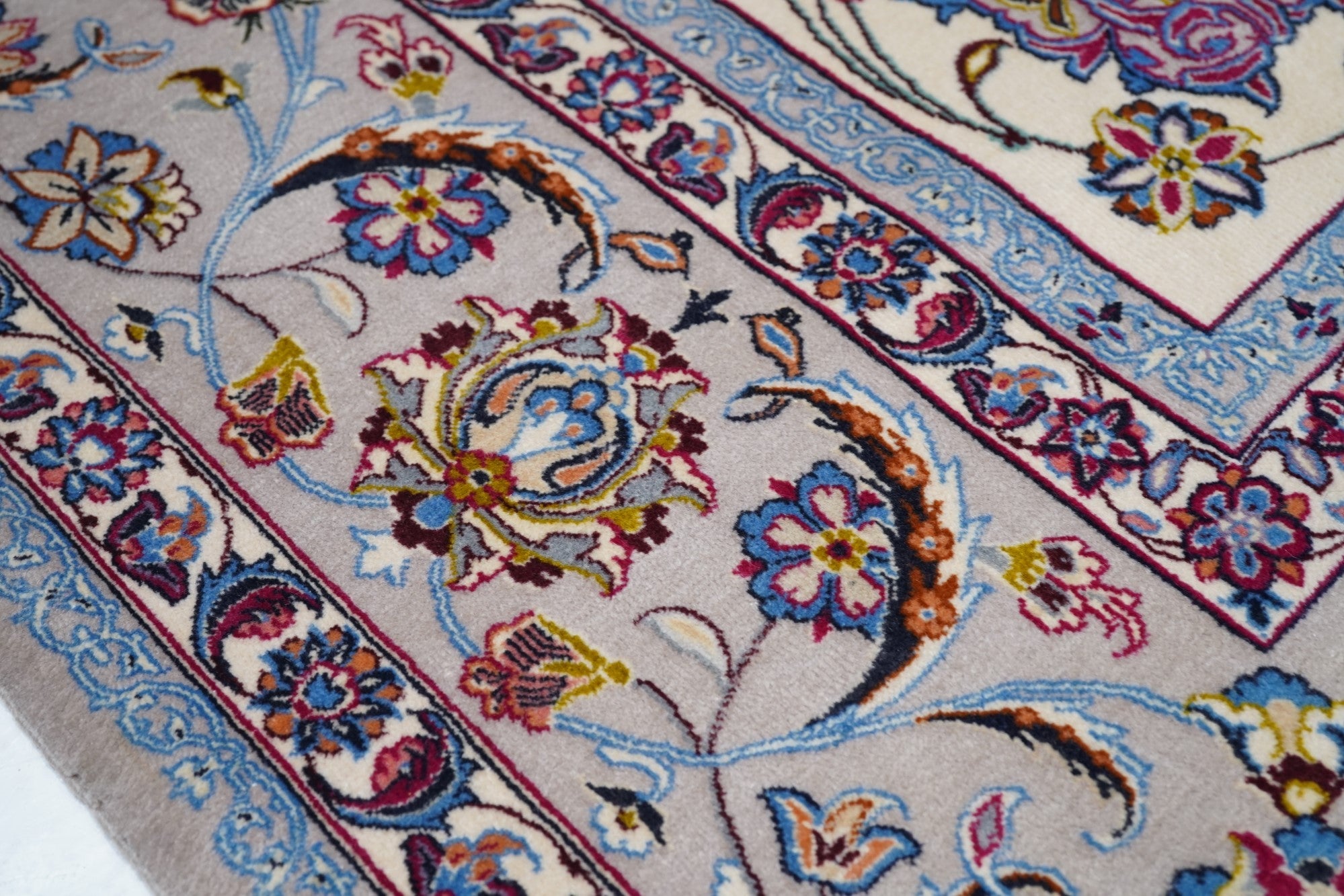 Extremely Fine Isfahan Wool & Silk Rug 7'0'' x 10'0''