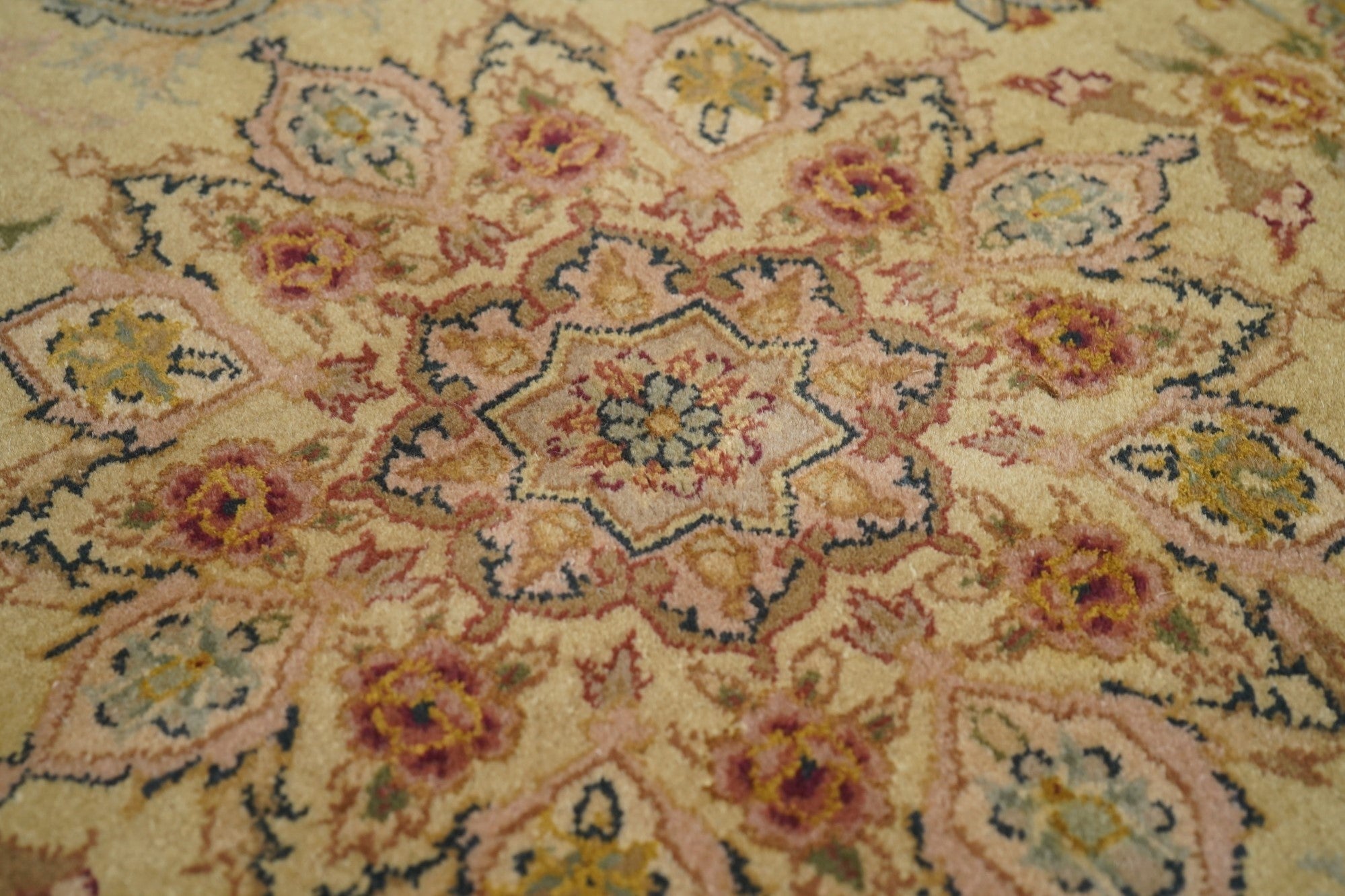 PAK Tabriz Design Rug 3'9'' x 5'9''