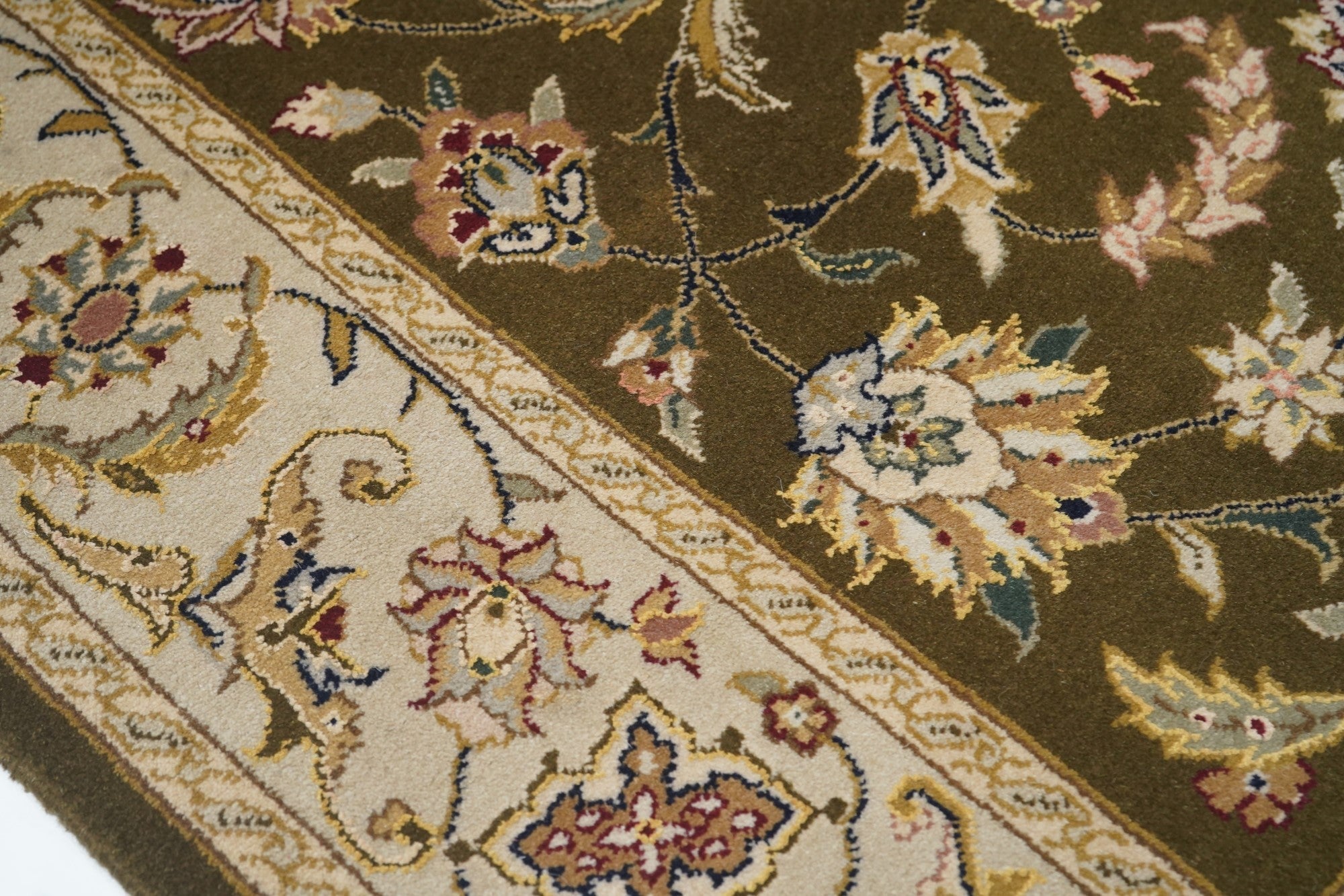 Tabriz Design Rug 3'9'' x 5'9"