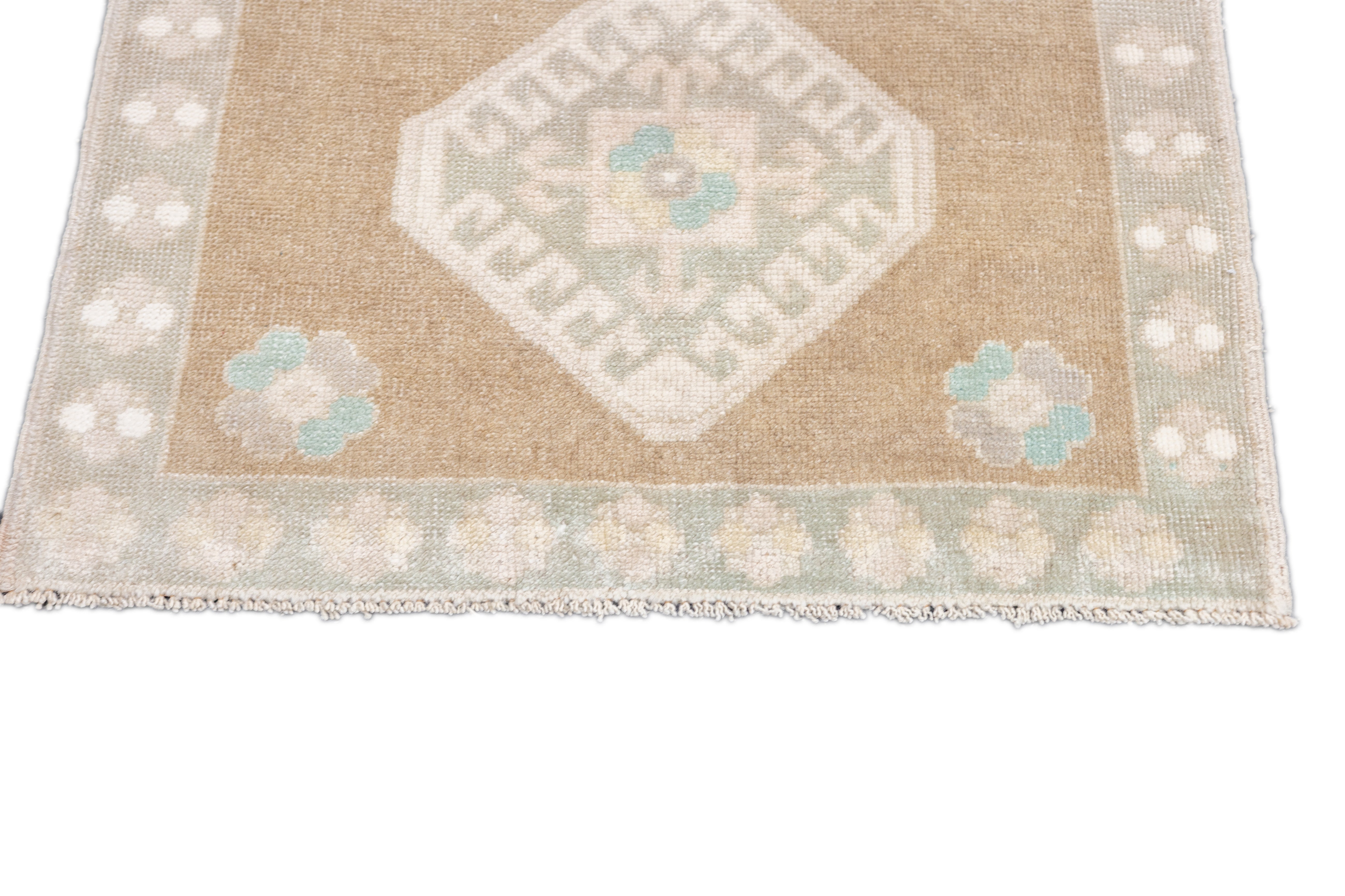 Oushak Rug 2'8'' x 7'0"
