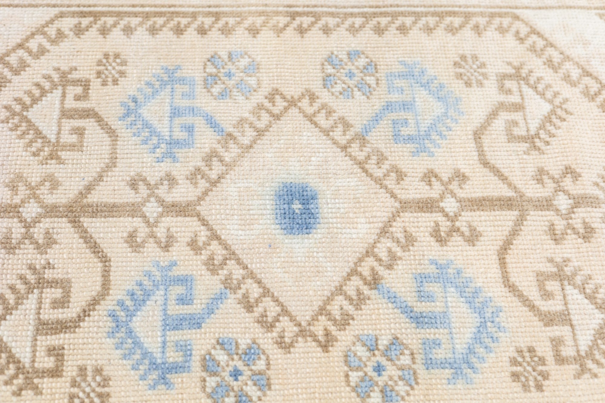 Oushak Rug 2'4'' x 3'10''