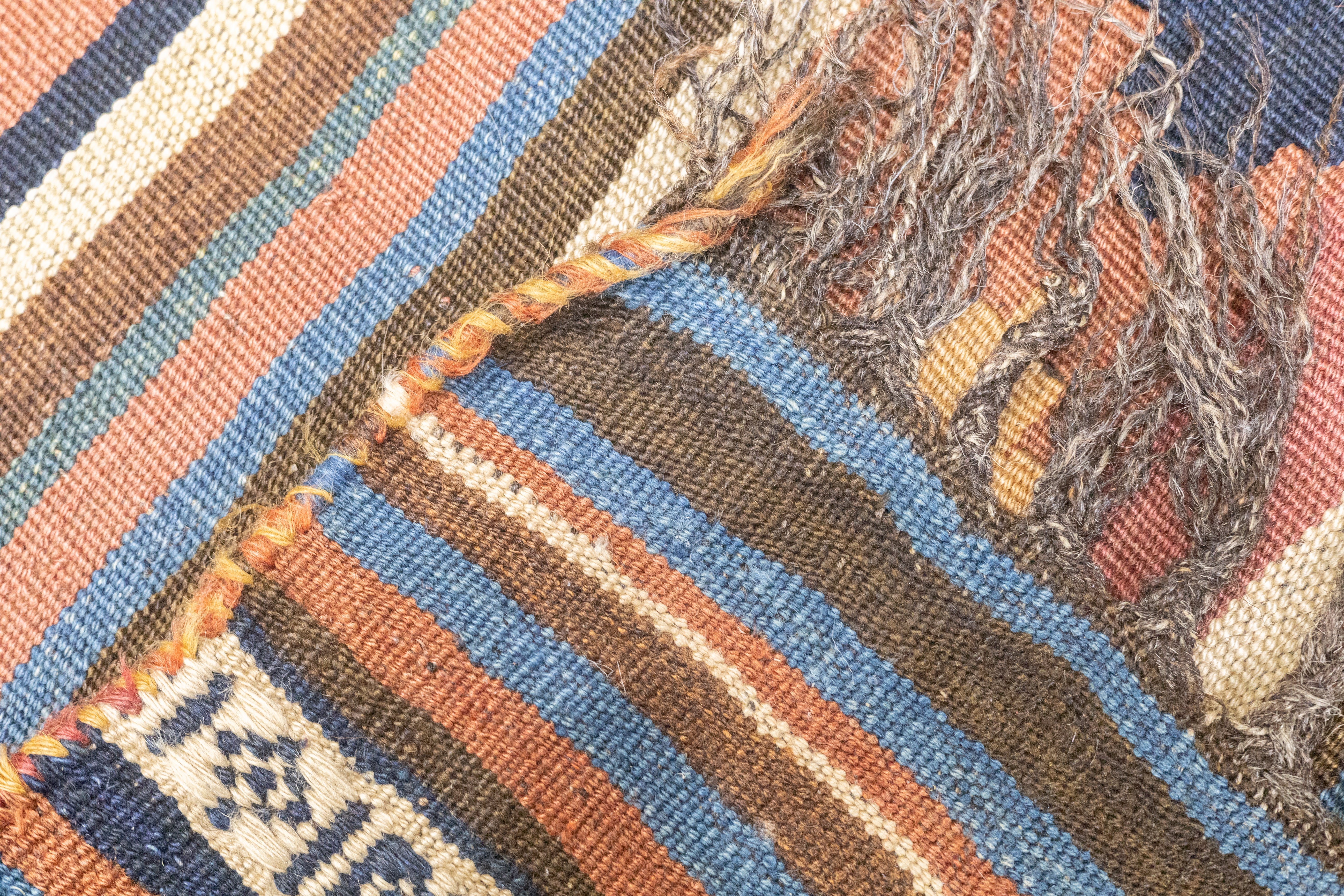 Fine Antique Qashqai Kilim Rug 5'5'' x 8'2''