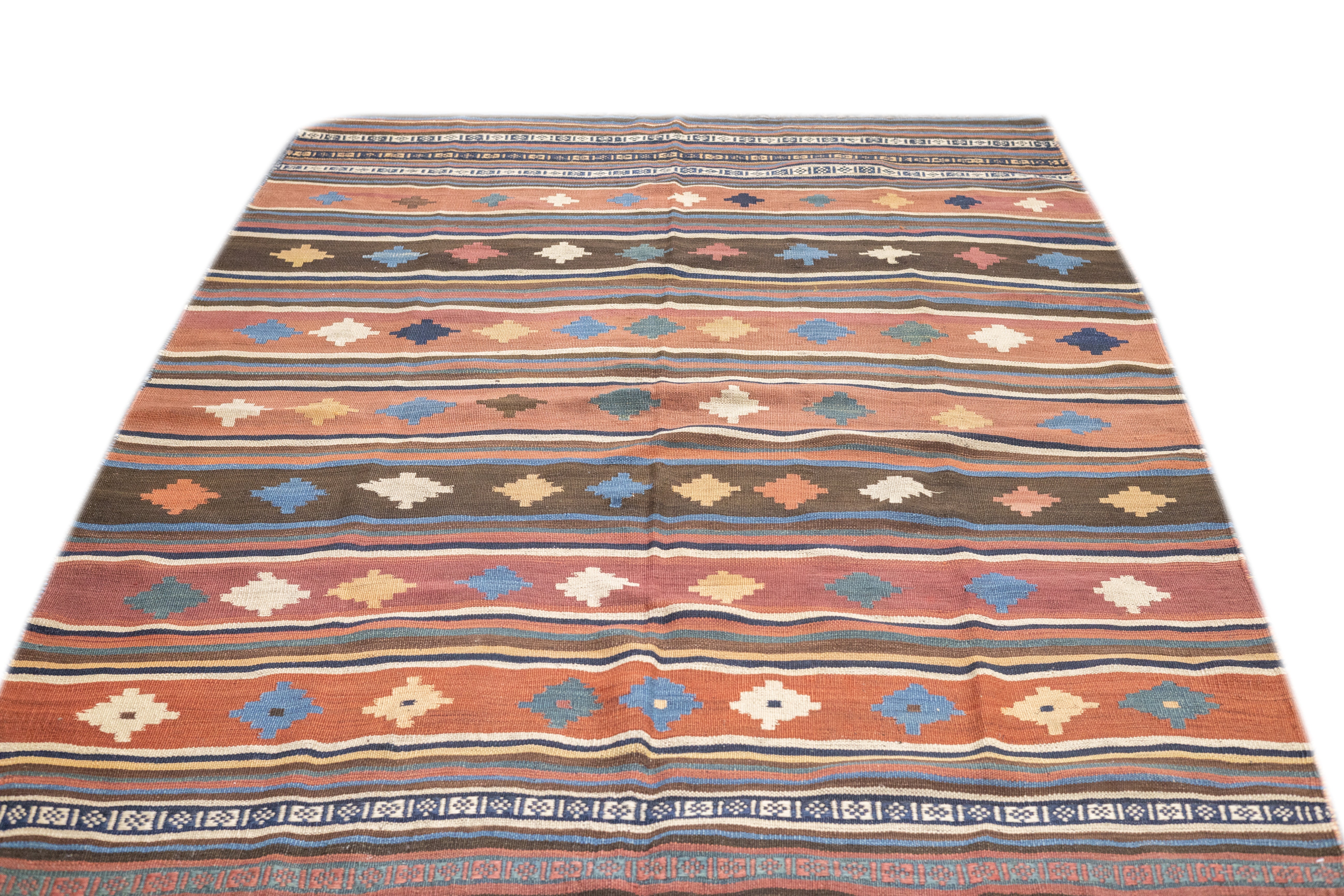 Fine Antique Qashqai Kilim Rug 5'5'' x 8'2''