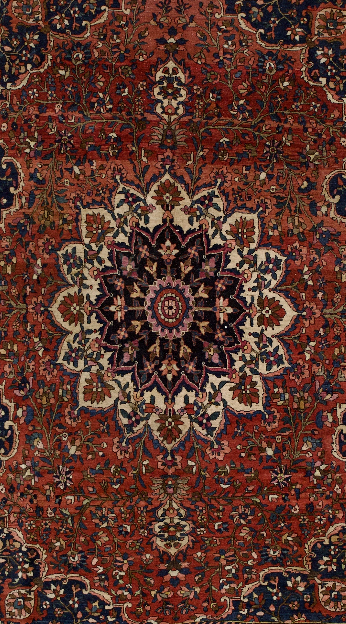 Fine Antique Bakhtiari Rug 7' 0" x 10' 3''