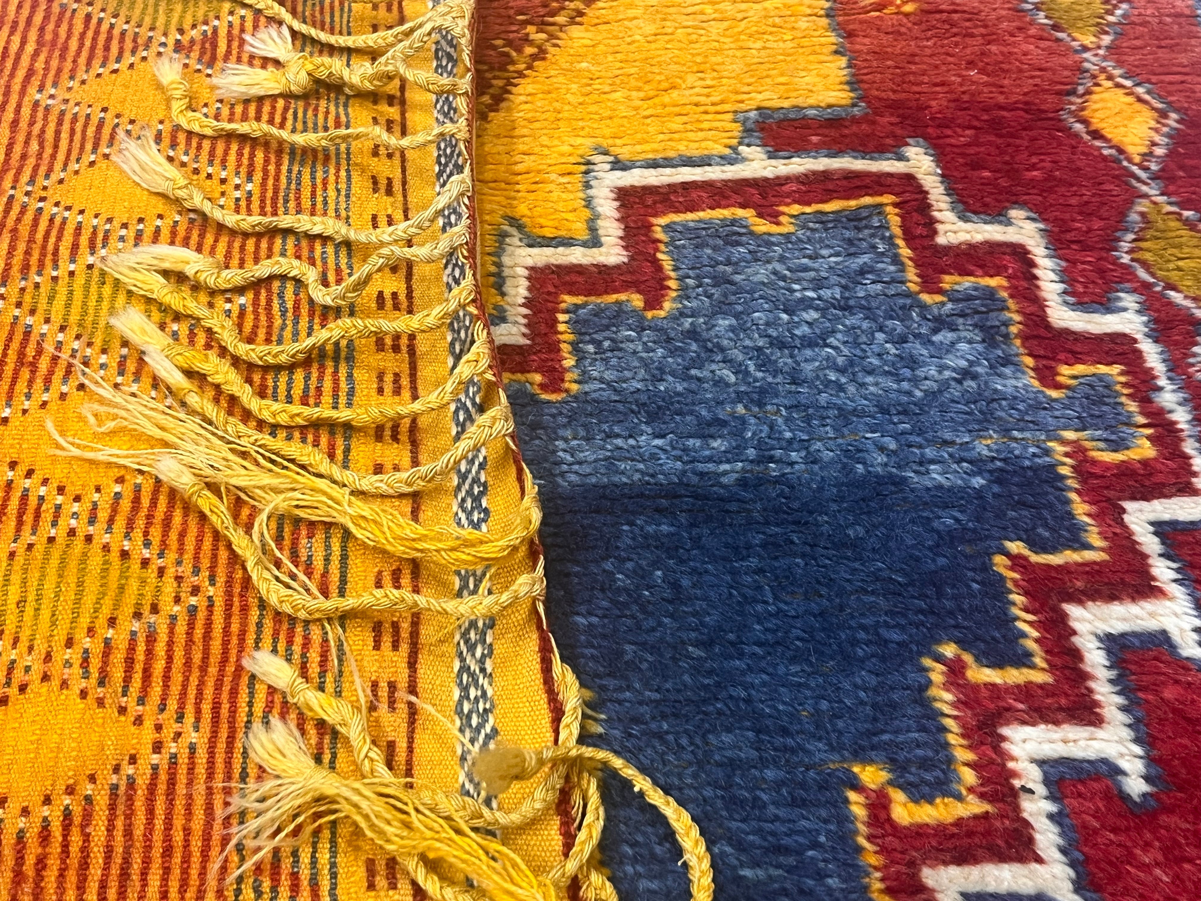 Fine Antique Moroccan Wool Rug 4' 9" x 9' 6''