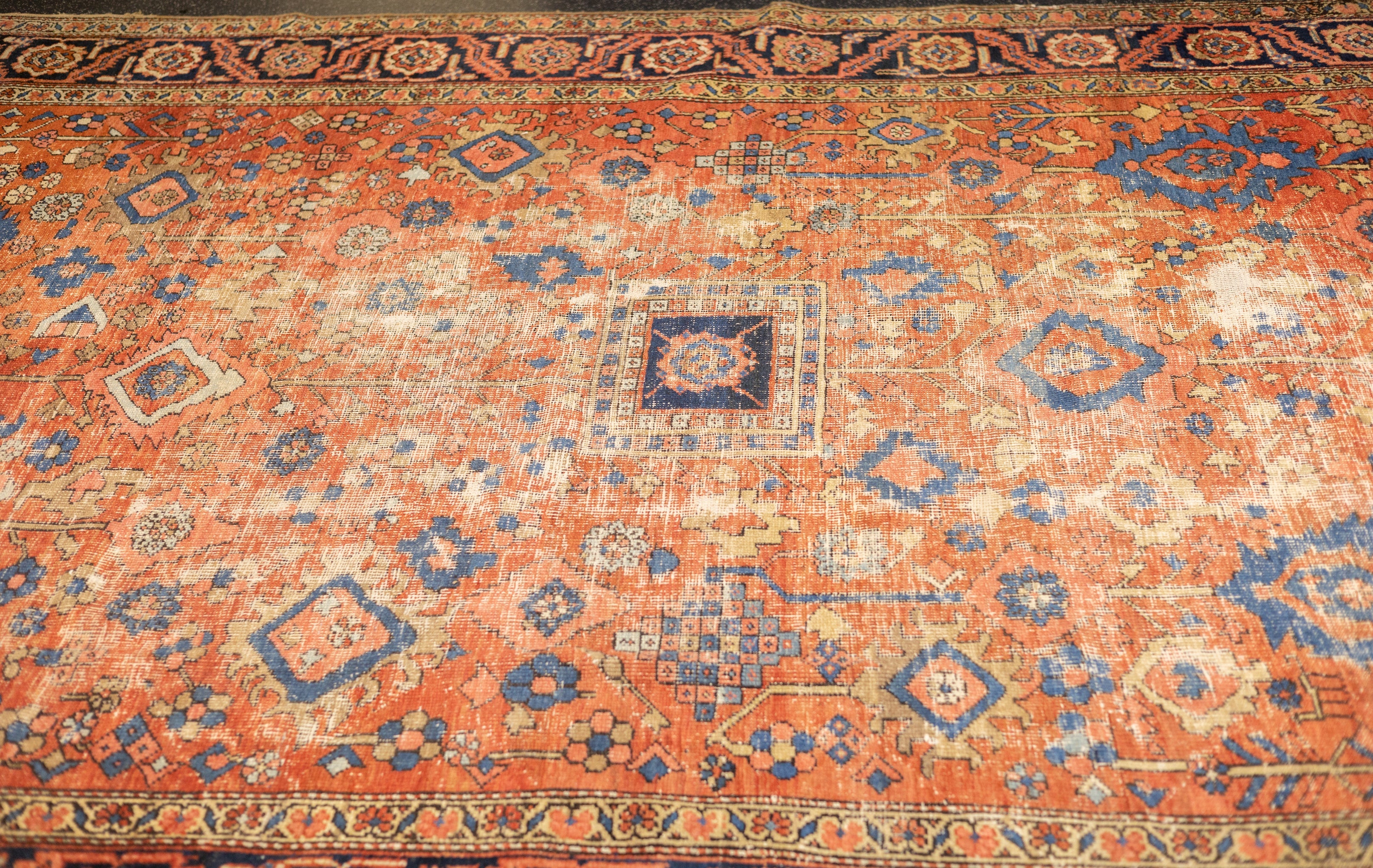 Fine Antique Heriz 9'5" x 13'2"