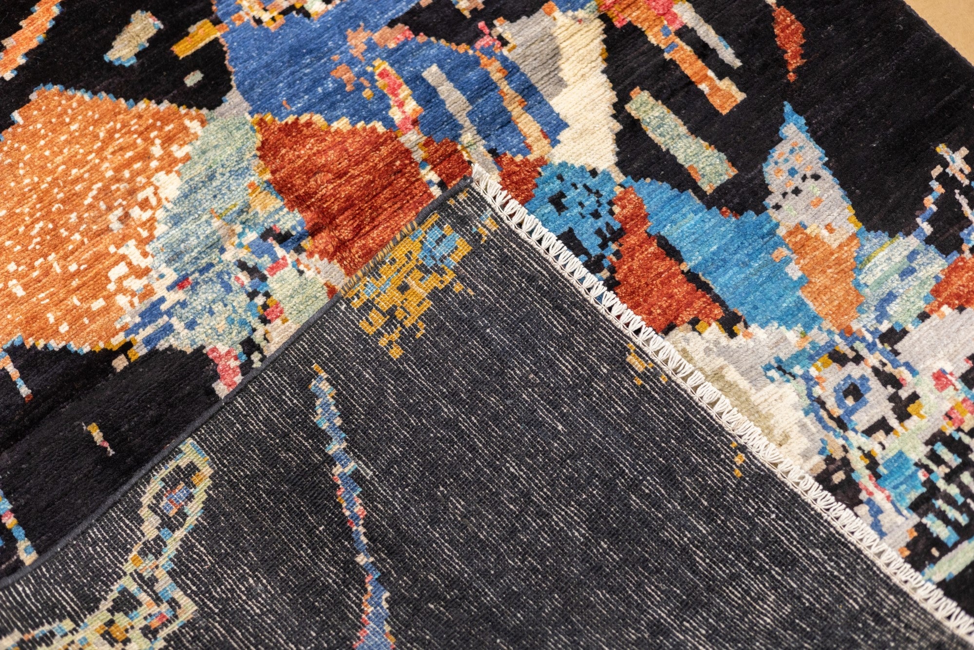 Fine Contemporary Rug 4'0" x 5'10"
