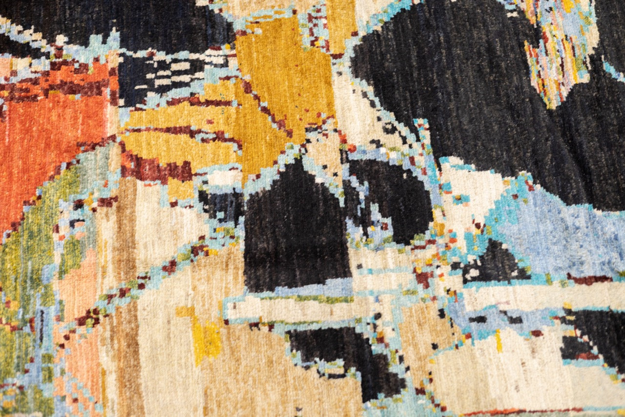 Fine Contemporary Wool Rug 5'6" x 7' 7''
