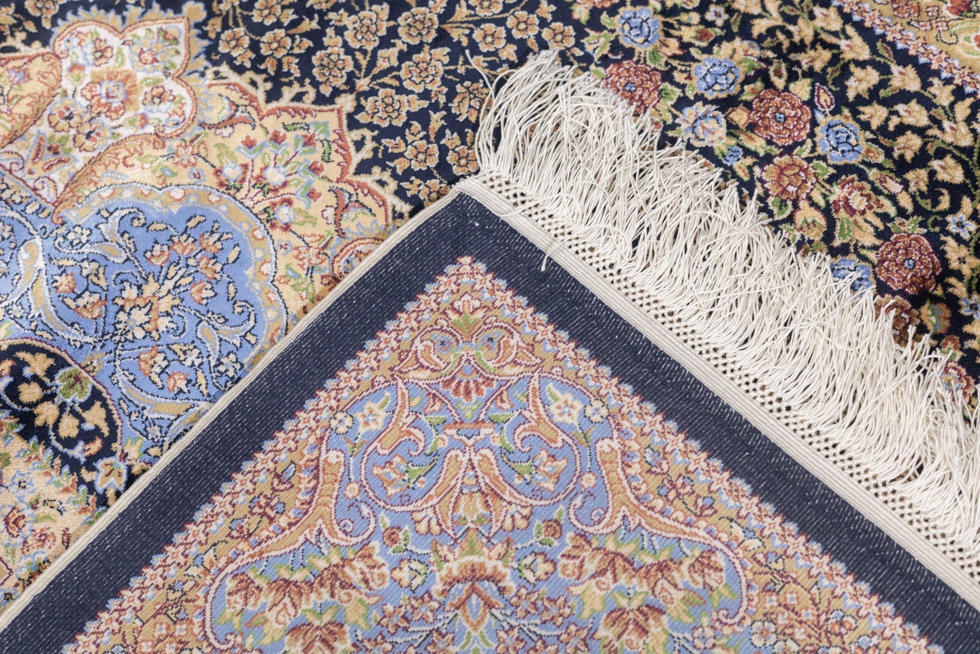 Design Rug 5'1" x 7'7''