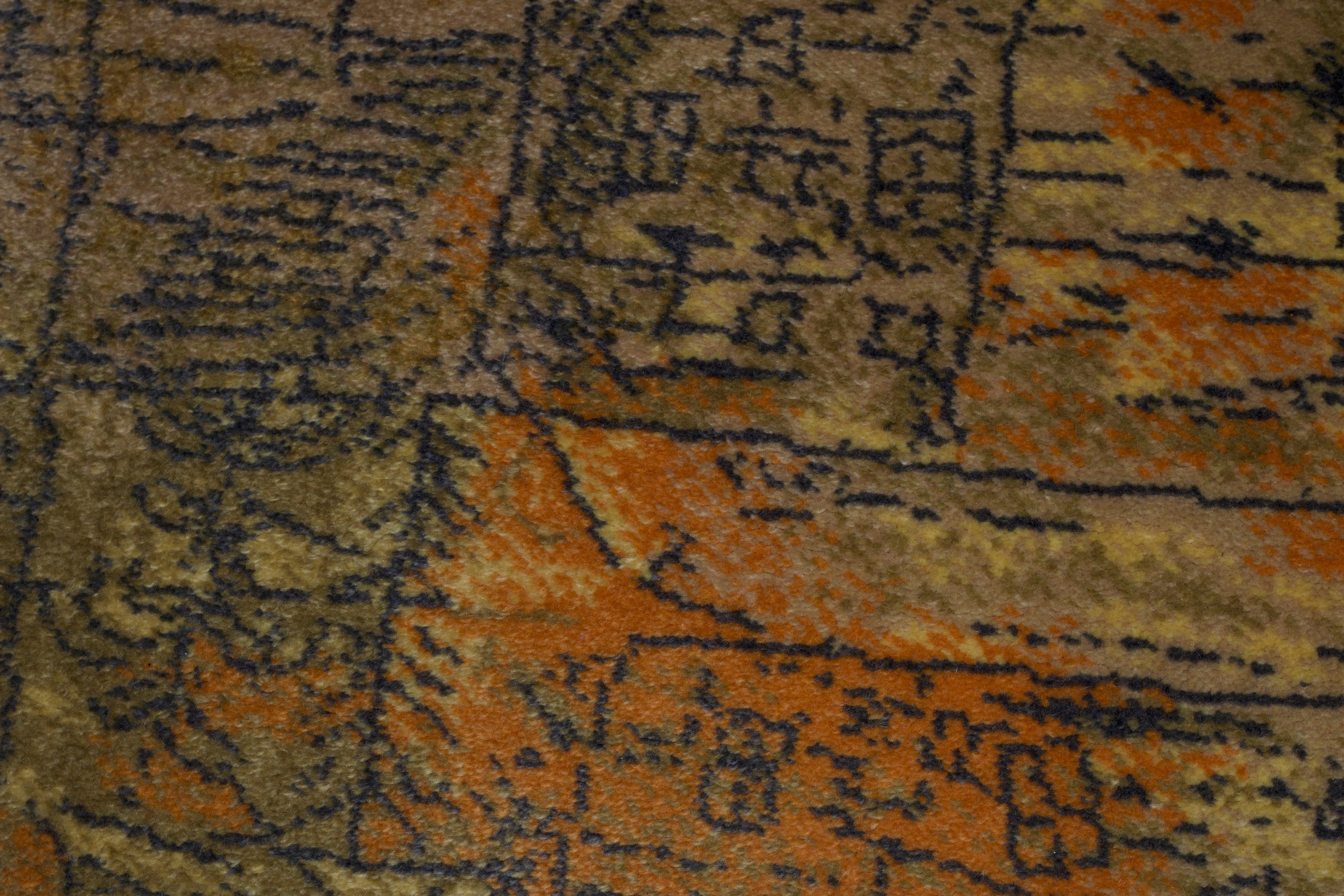 Vintage European Contemporary Wool Rug 6' 0" x 9' 1"