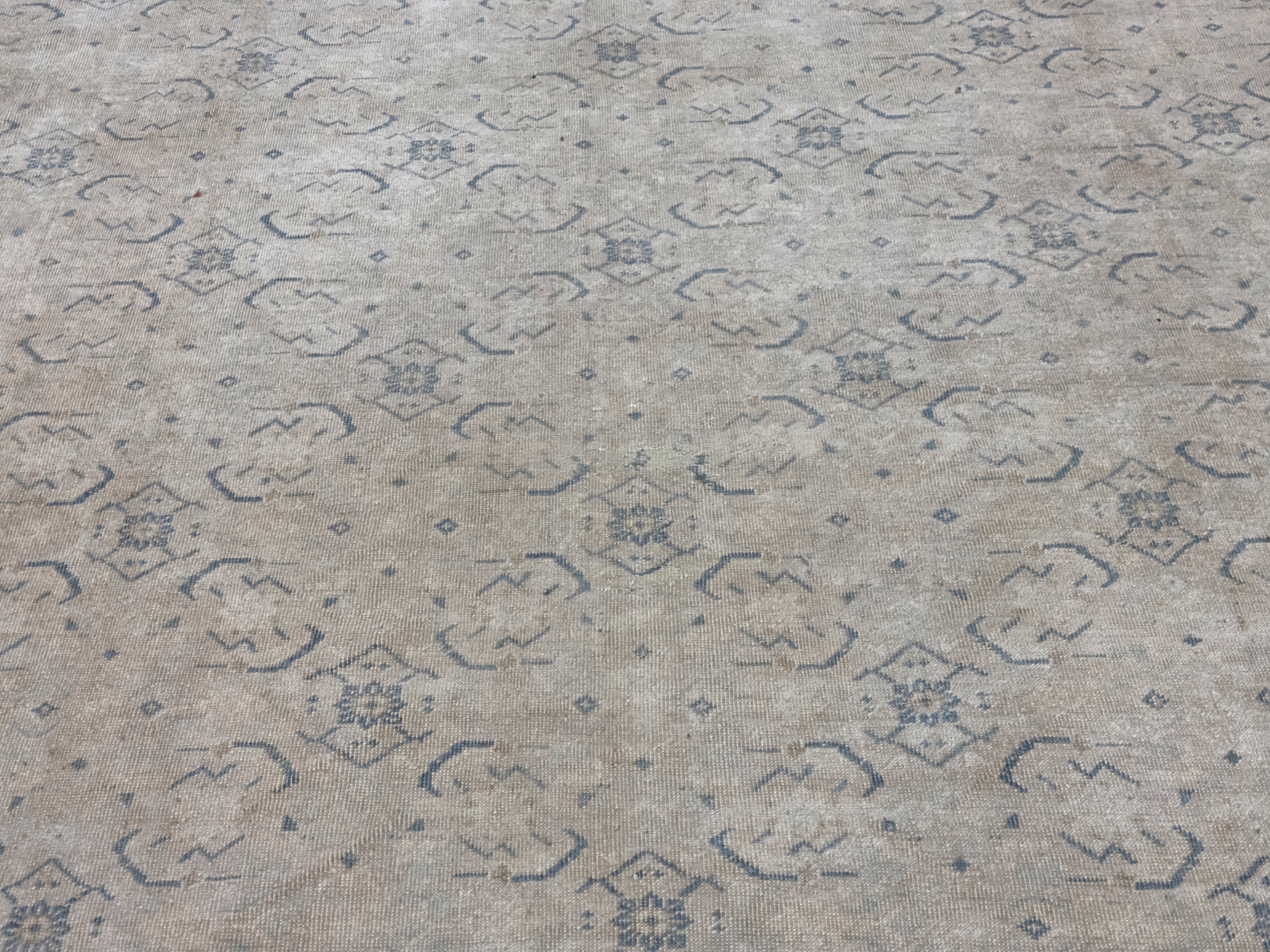 Fine Antique Tabriz Rug 9'10" x 13' 4''