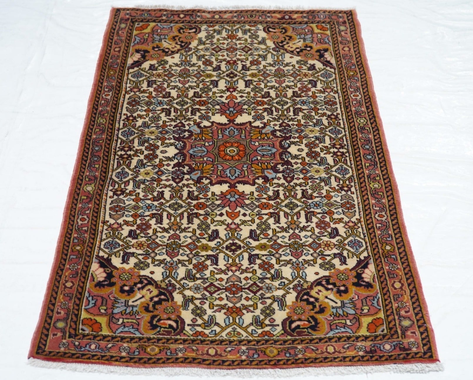 Vintage Sarouk Rug 2'7'' x 4'5''