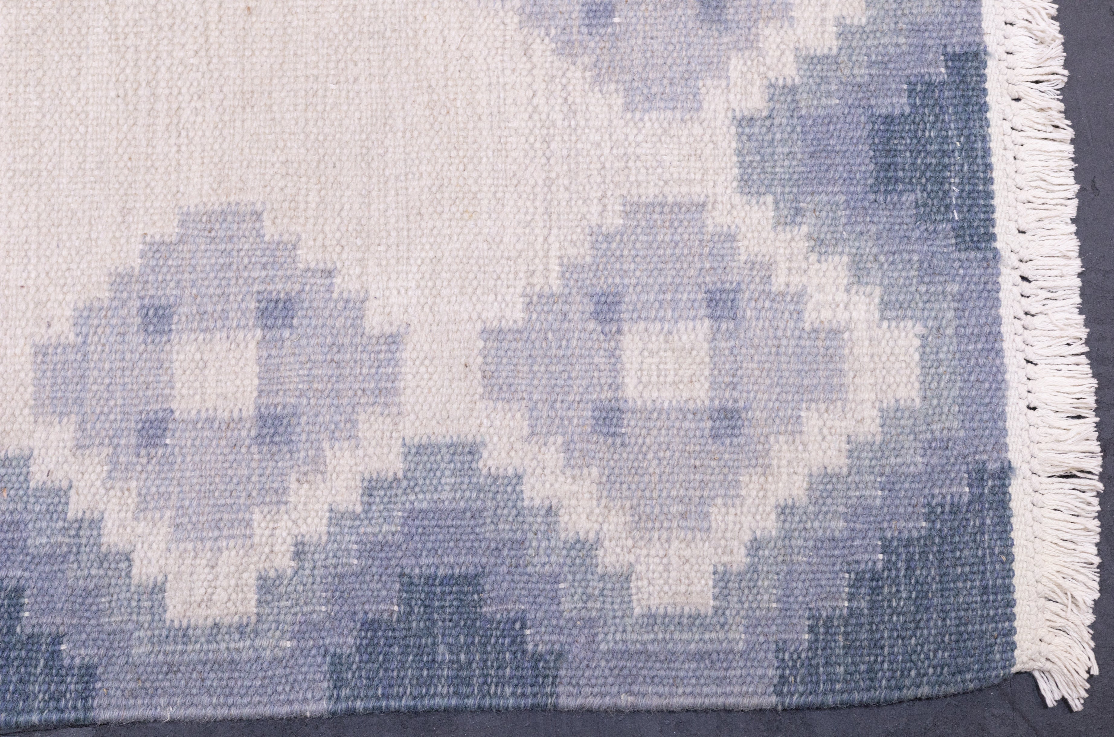 Fine Vintage Swedish Kilim Rug 4'1'' x 5'8''