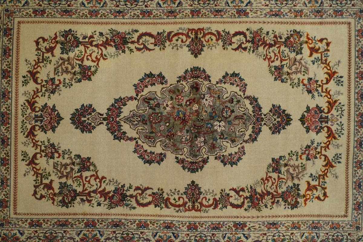 Extremely Fine Antique  Tehran Rug Wool with all design in Silk 4'5'' x 6'8''