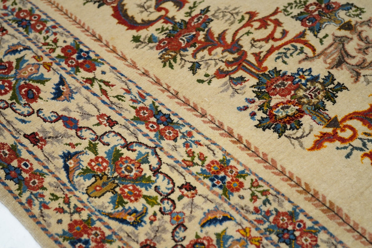 Extremely Fine Antique  Tehran Rug Wool with all design in Silk 4'5'' x 6'8''