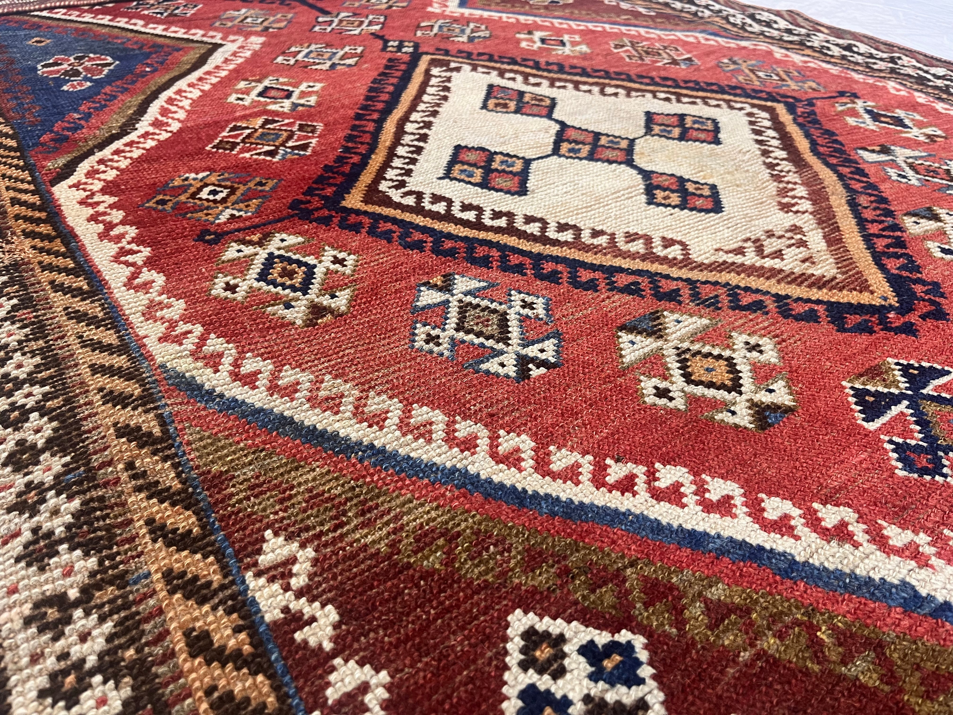Fine Antique Persian Qashqai Rug 4' 3" x 7' 3"