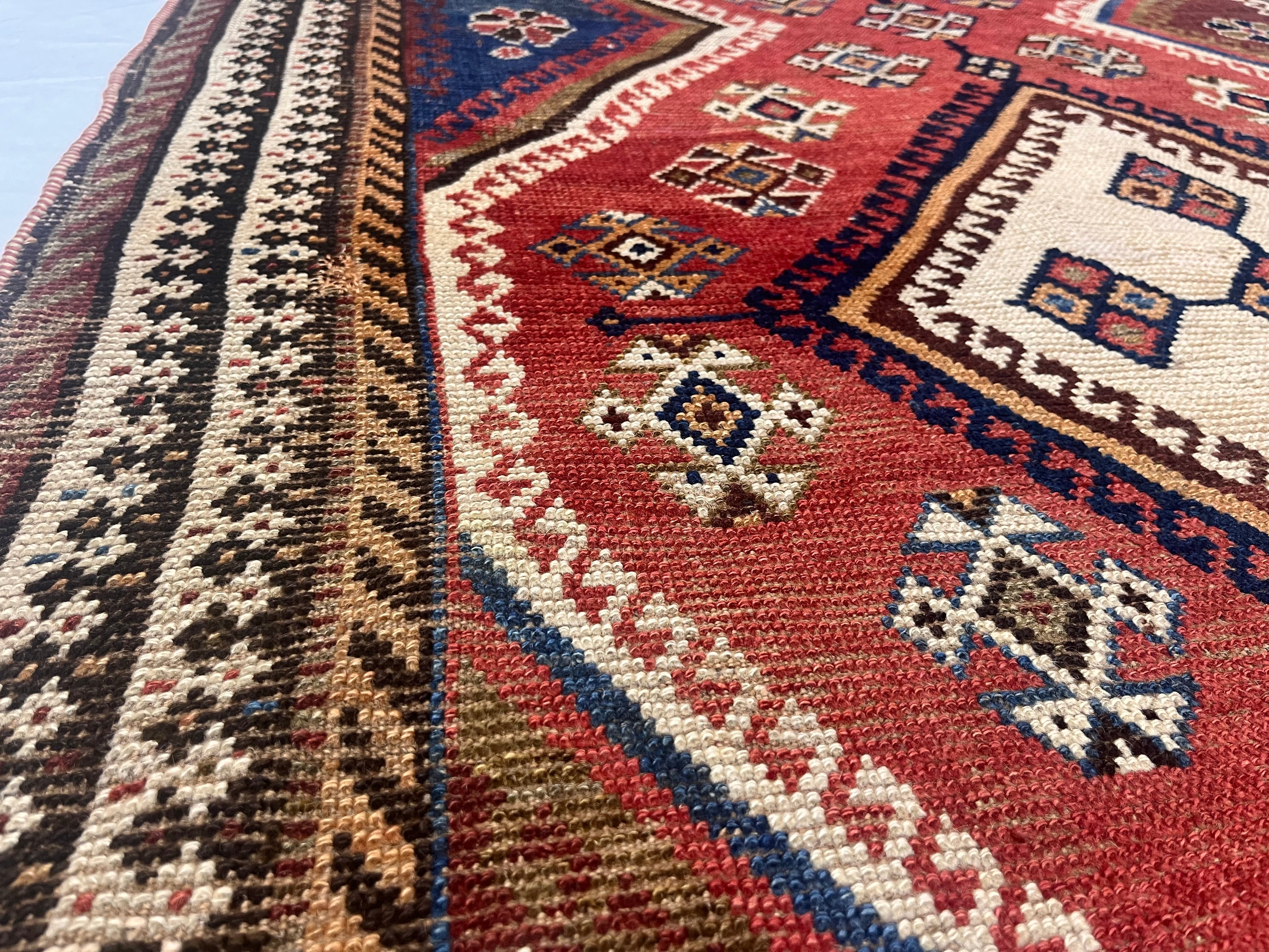 Fine Antique Persian Qashqai Rug 4' 3" x 7' 3"
