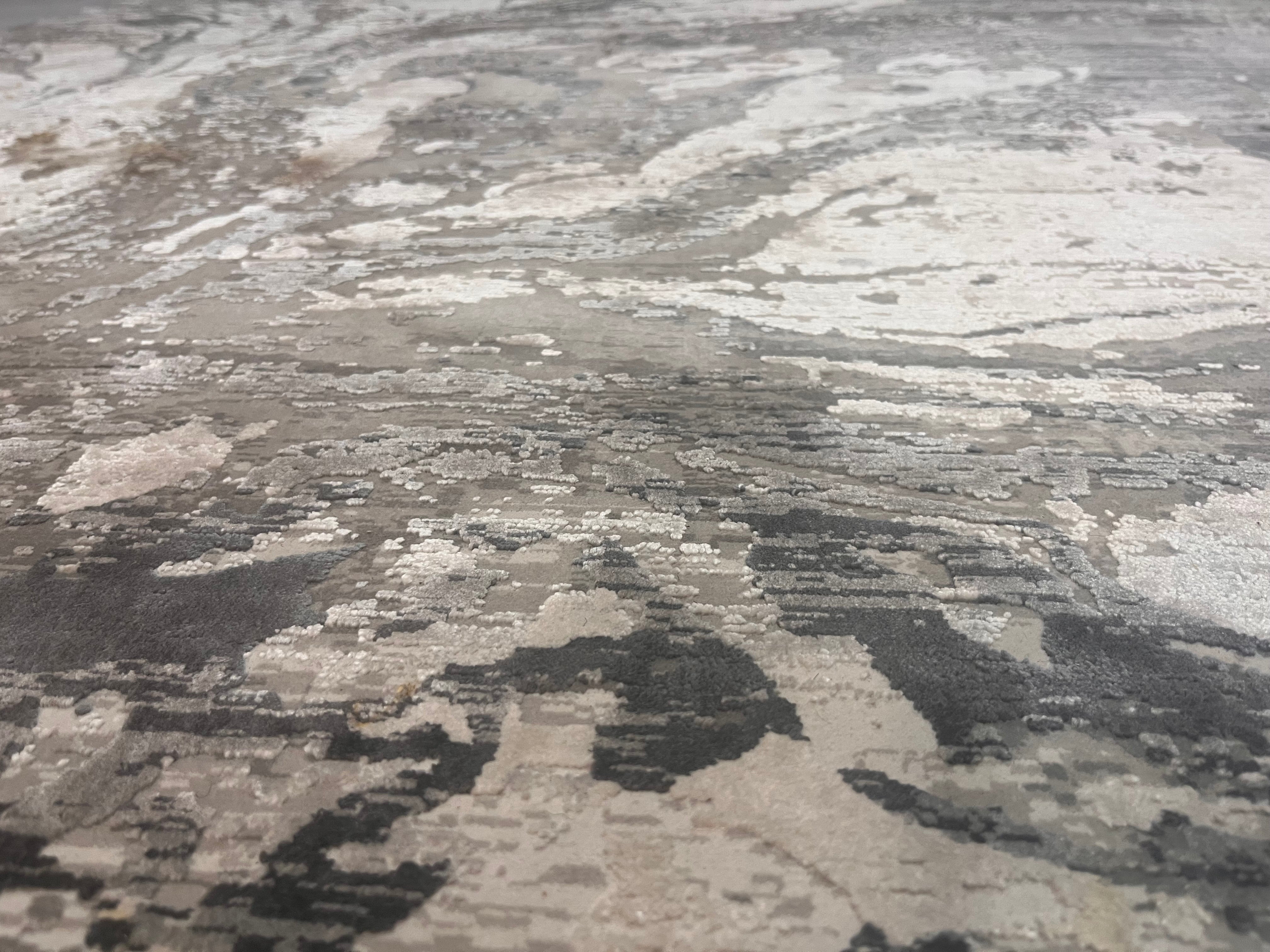 Fine Modern Silk Rug 5'2" x 7' 6''