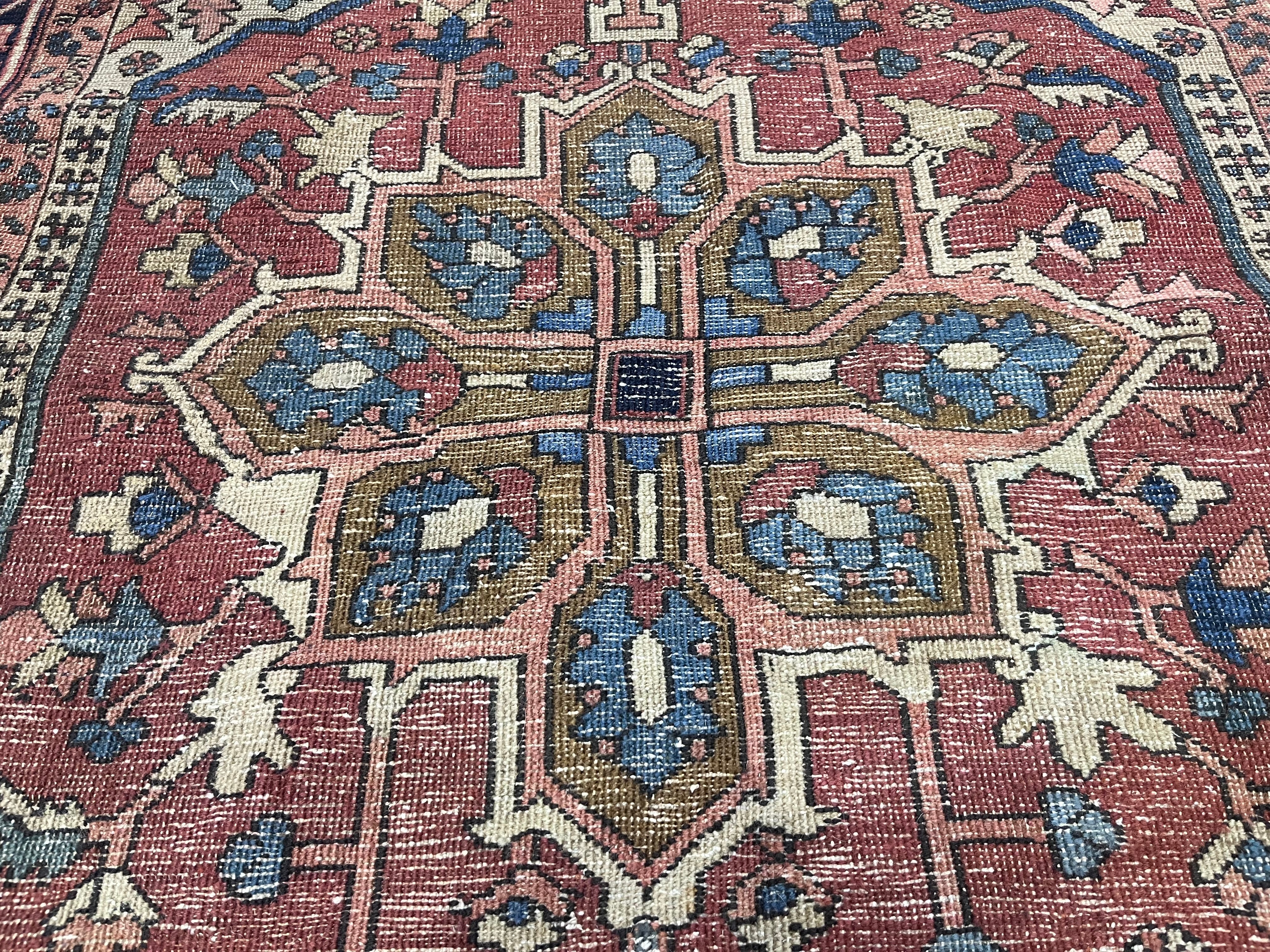 Fine Antique Serapi Wool Rug 4' 9'' x 5' 9''