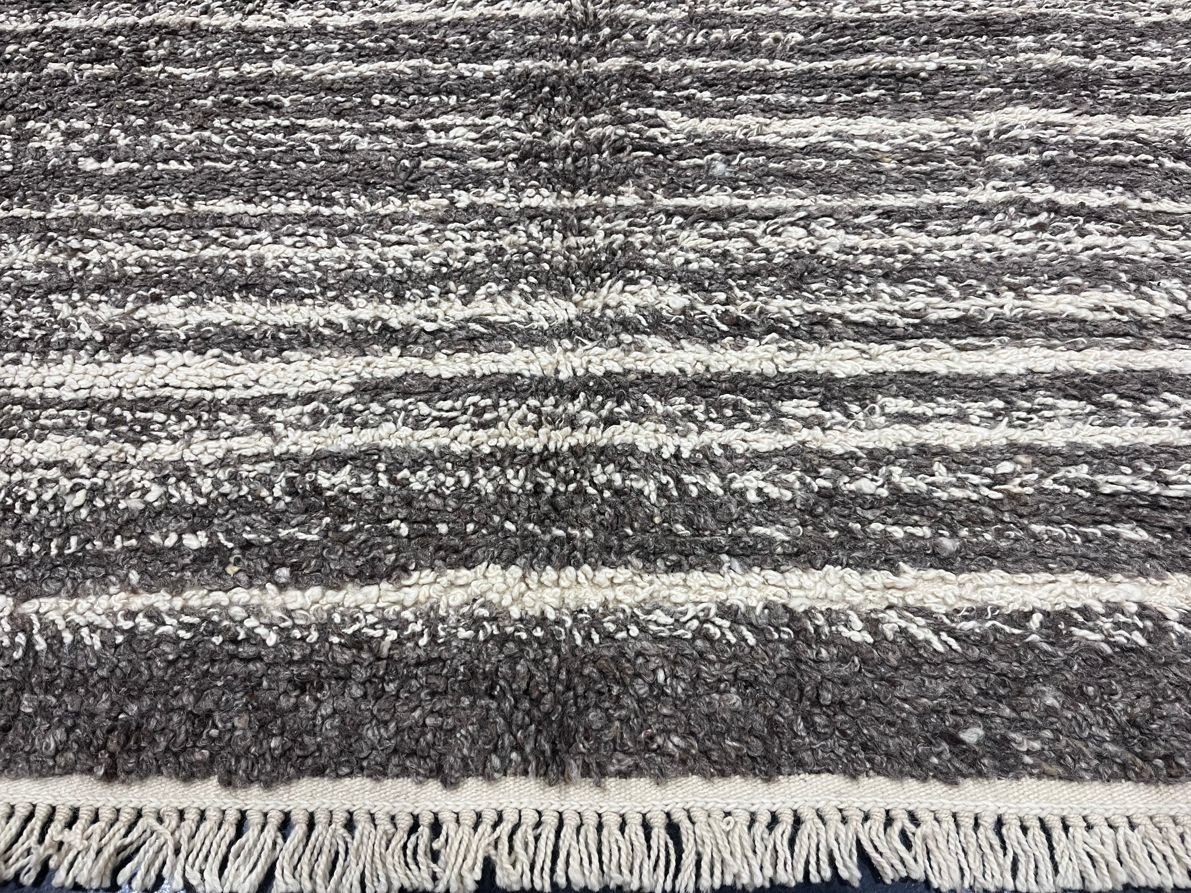 Fine Vintage Moroccan Wool Rug 5' 5'' x 8' 2''