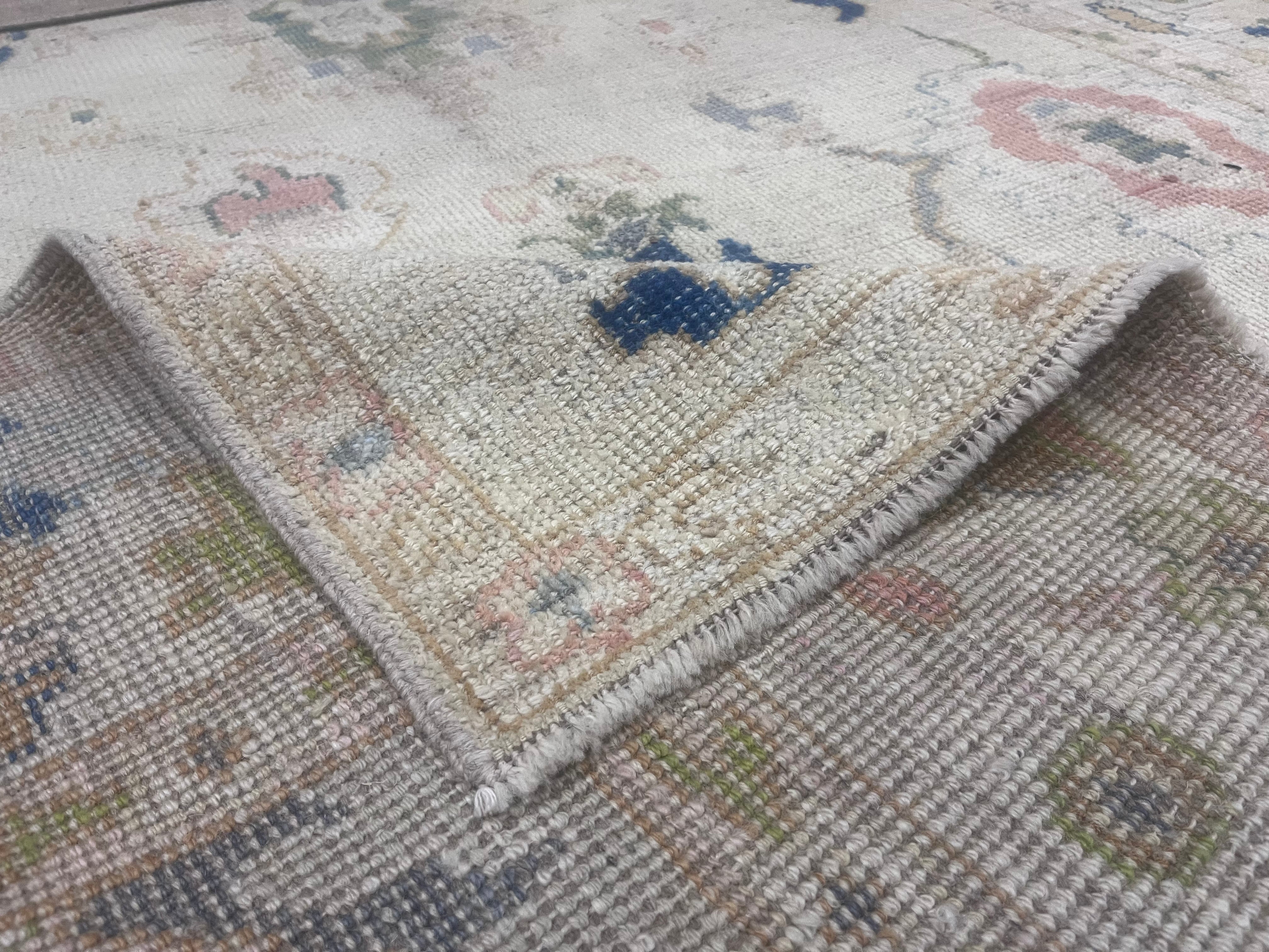 Fine Vintage Moroccan Wool Rug 6'1" x 9' 10''