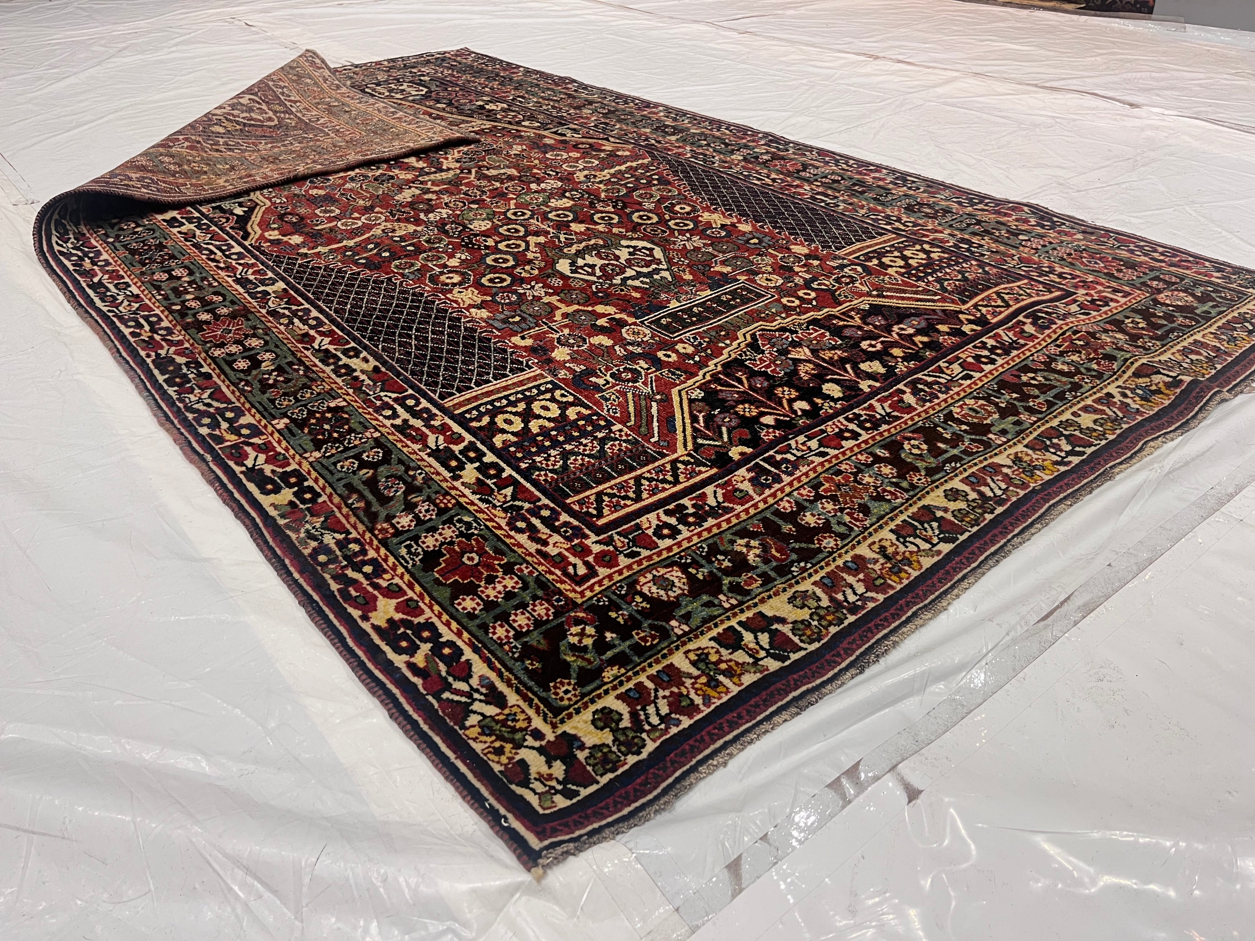 Fine Antique Qashqai Tribal Wool Rug 4'9" x 8' 2''