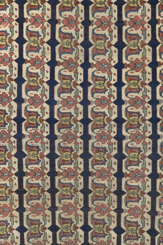 Fine Antique Farahan Sarouk Rug 4'0" x 6' 5"