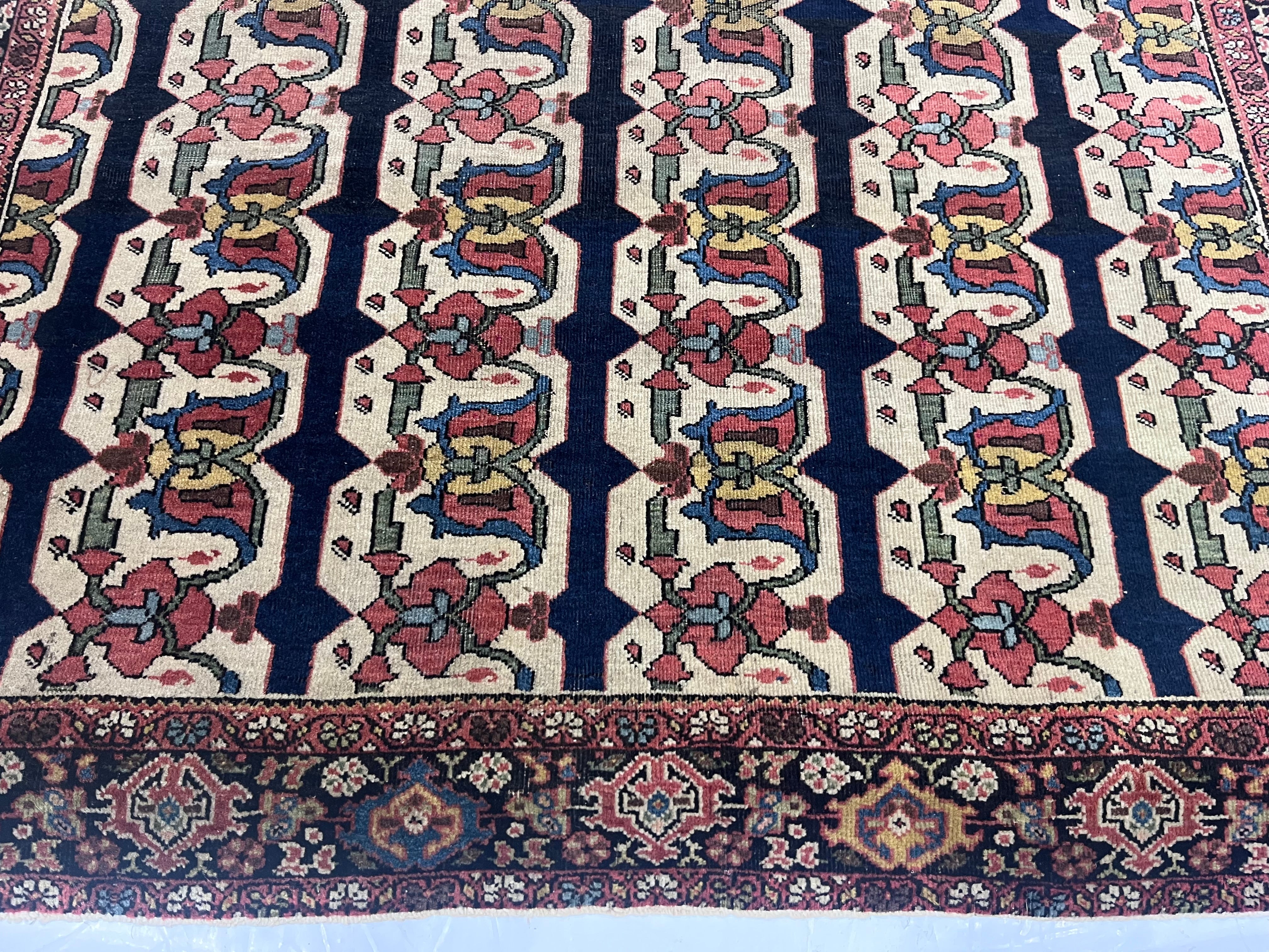 Fine Antique Farahan Sarouk Rug 4'0" x 6' 5"