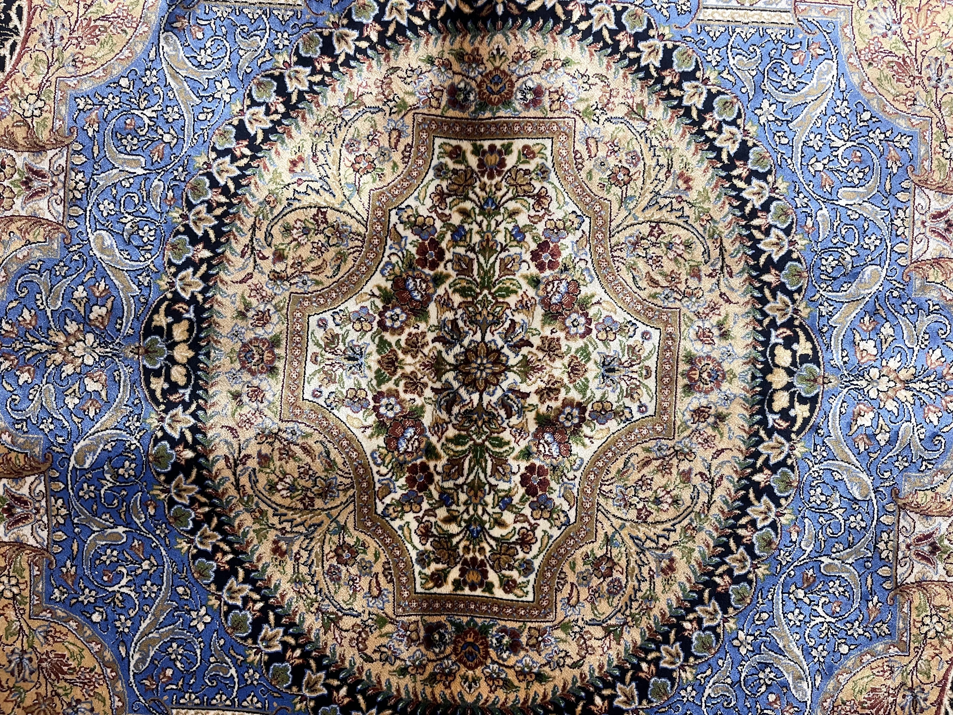Design Silk Rug 6' 4" x 9' 7"