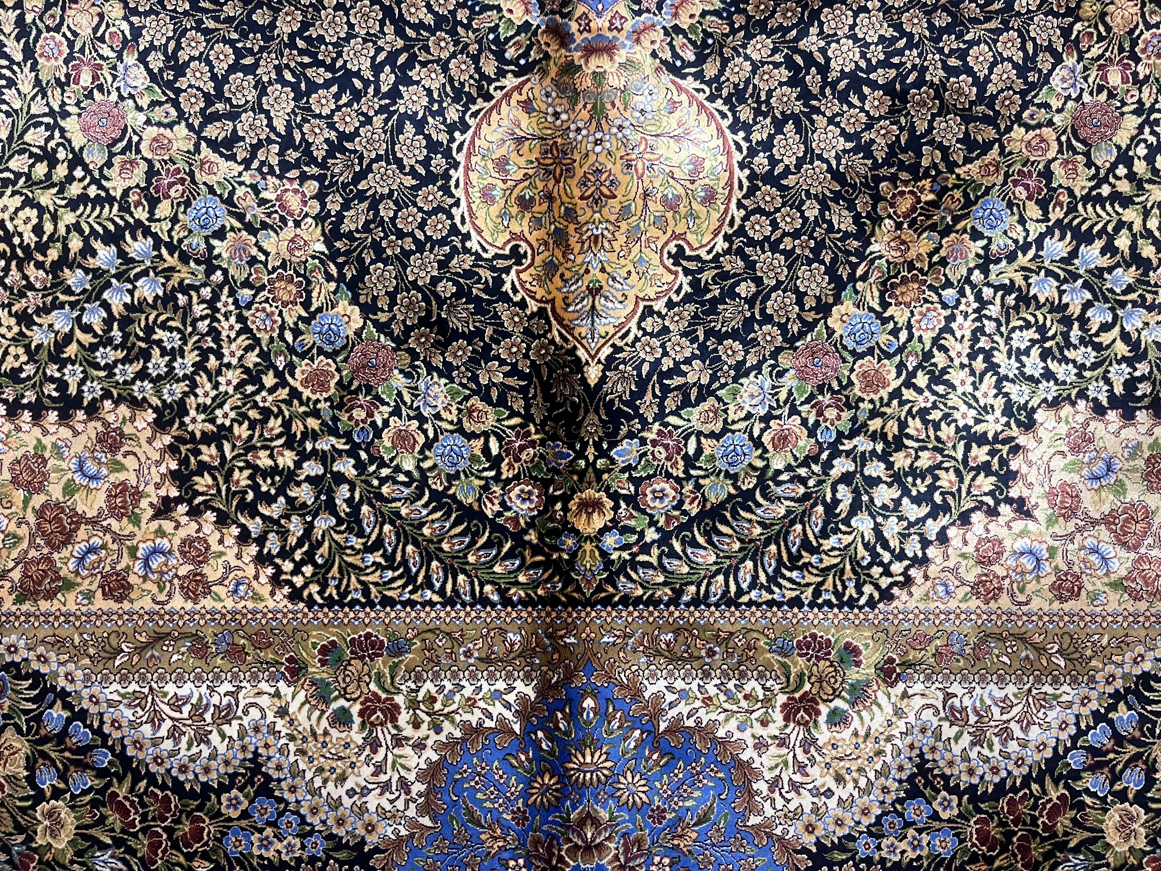 Design Silk Rug 6' 4" x 9' 7"